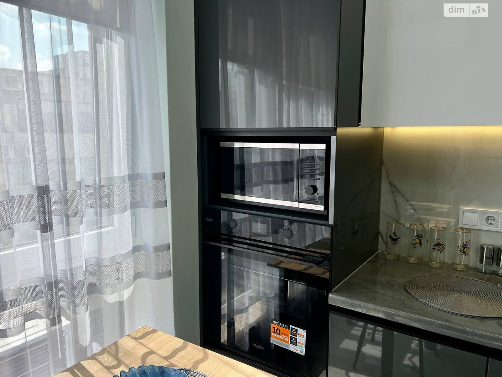 однокімнатна квартира в Івано-Франківську, район Центр, на вул. Коновальця Євгена в довготривалу оренду помісячно фото 1 однокімнатна квартира в Івано-Франківську, район Центр, на вул. Коновальця Євгена в довготривалу оренду помісячно фото 1