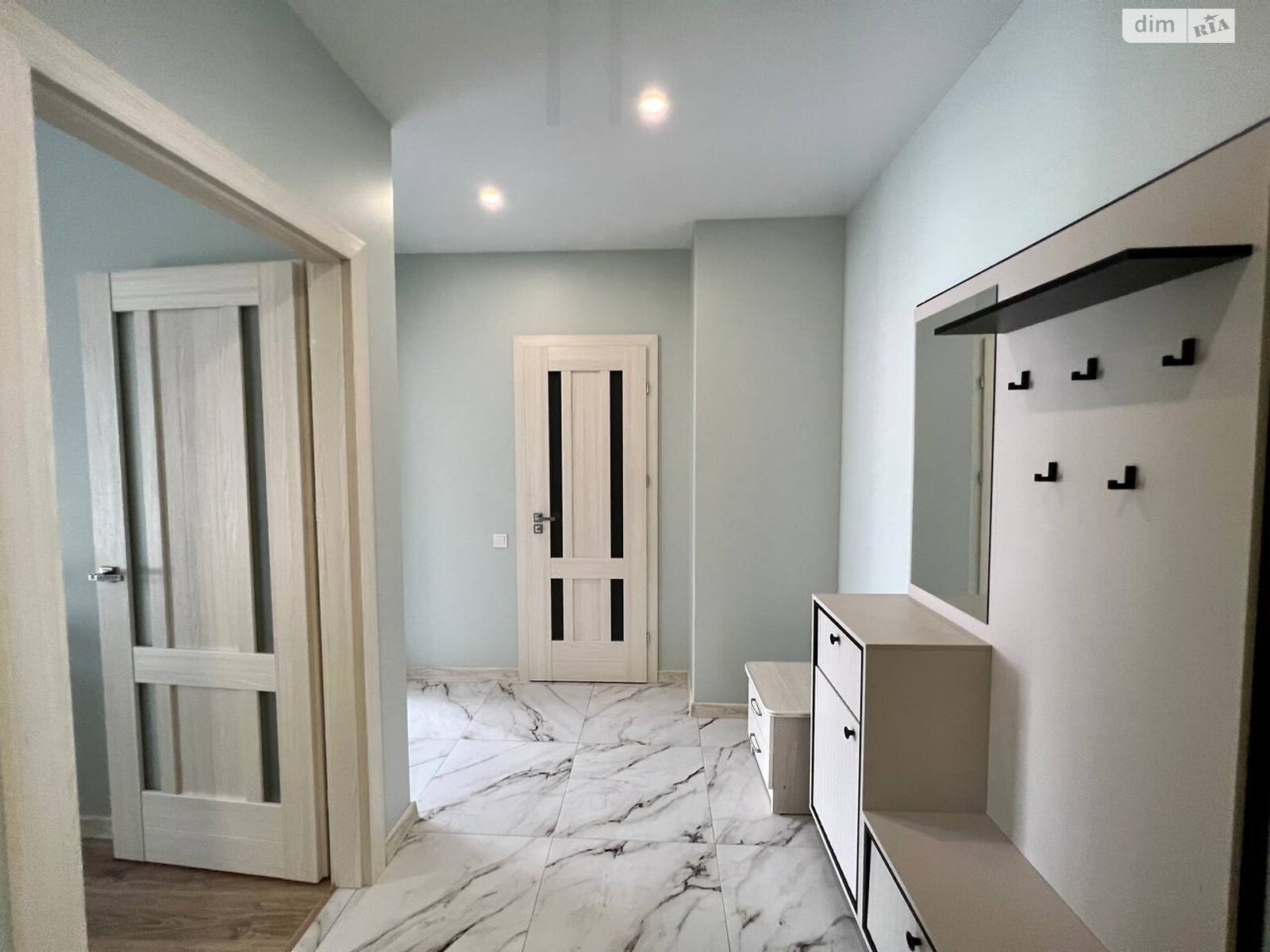 однокімнатна квартира в Івано-Франківську, район Центр, на вул. Коновальця Євгена в довготривалу оренду помісячно фото 1 однокімнатна квартира в Івано-Франківську, район Центр, на вул. Коновальця Євгена в довготривалу оренду помісячно фото 1