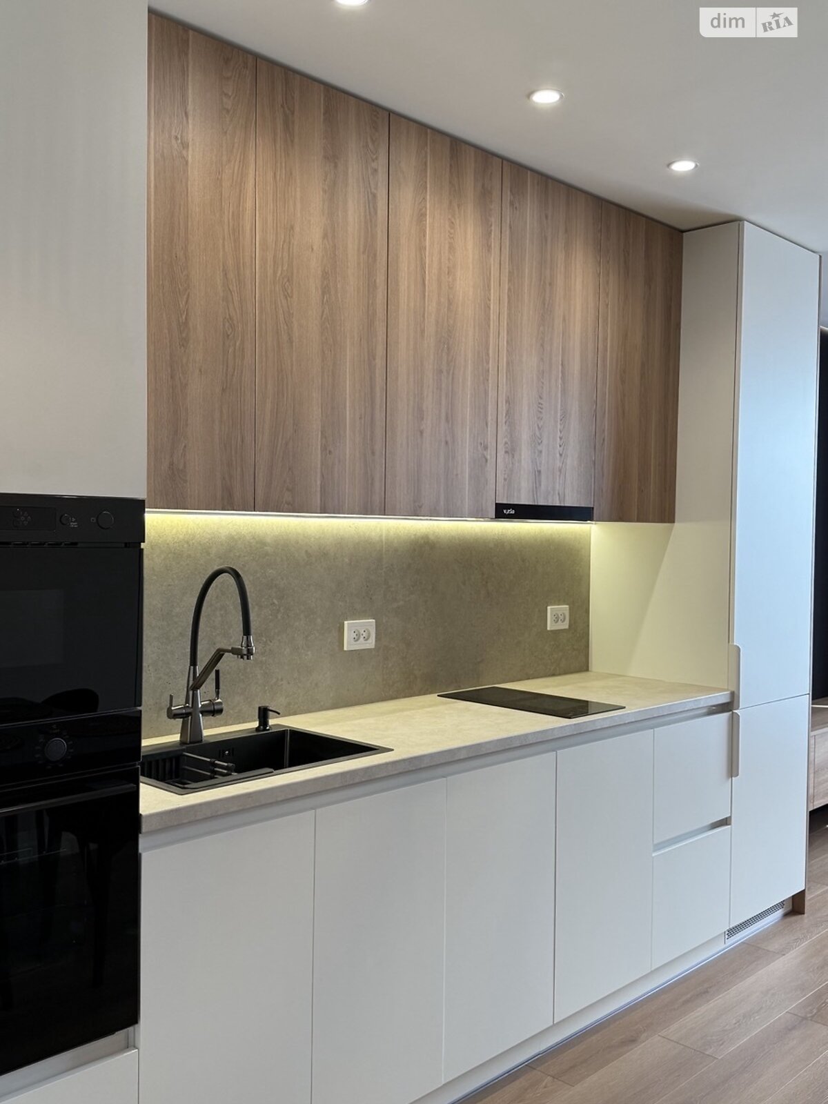 однокімнатна квартира в Івано-Франківську, район Центр, на вул. Коновальця Євгена 37А в довготривалу оренду помісячно фото 1 однокімнатна квартира в Івано-Франківську, район Центр, на вул. Коновальця Євгена 37А в довготривалу оренду помісячно фото 1