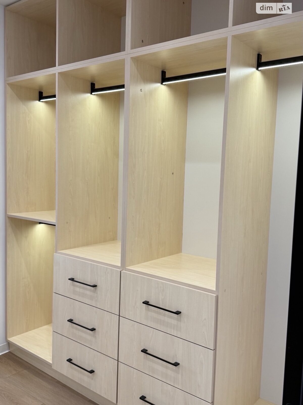 однокімнатна квартира в Івано-Франківську, район Центр, на вул. Коновальця Євгена 37А в довготривалу оренду помісячно фото 1 однокімнатна квартира в Івано-Франківську, район Центр, на вул. Коновальця Євгена 37А в довготривалу оренду помісячно фото 1