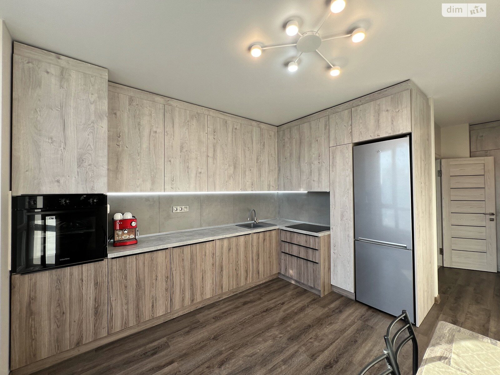 однокомнатная квартира в Ивано-Франковске, район Центр, на ул. Коновальца Евгения 37А в аренду на долгий срок помесячно фото 1