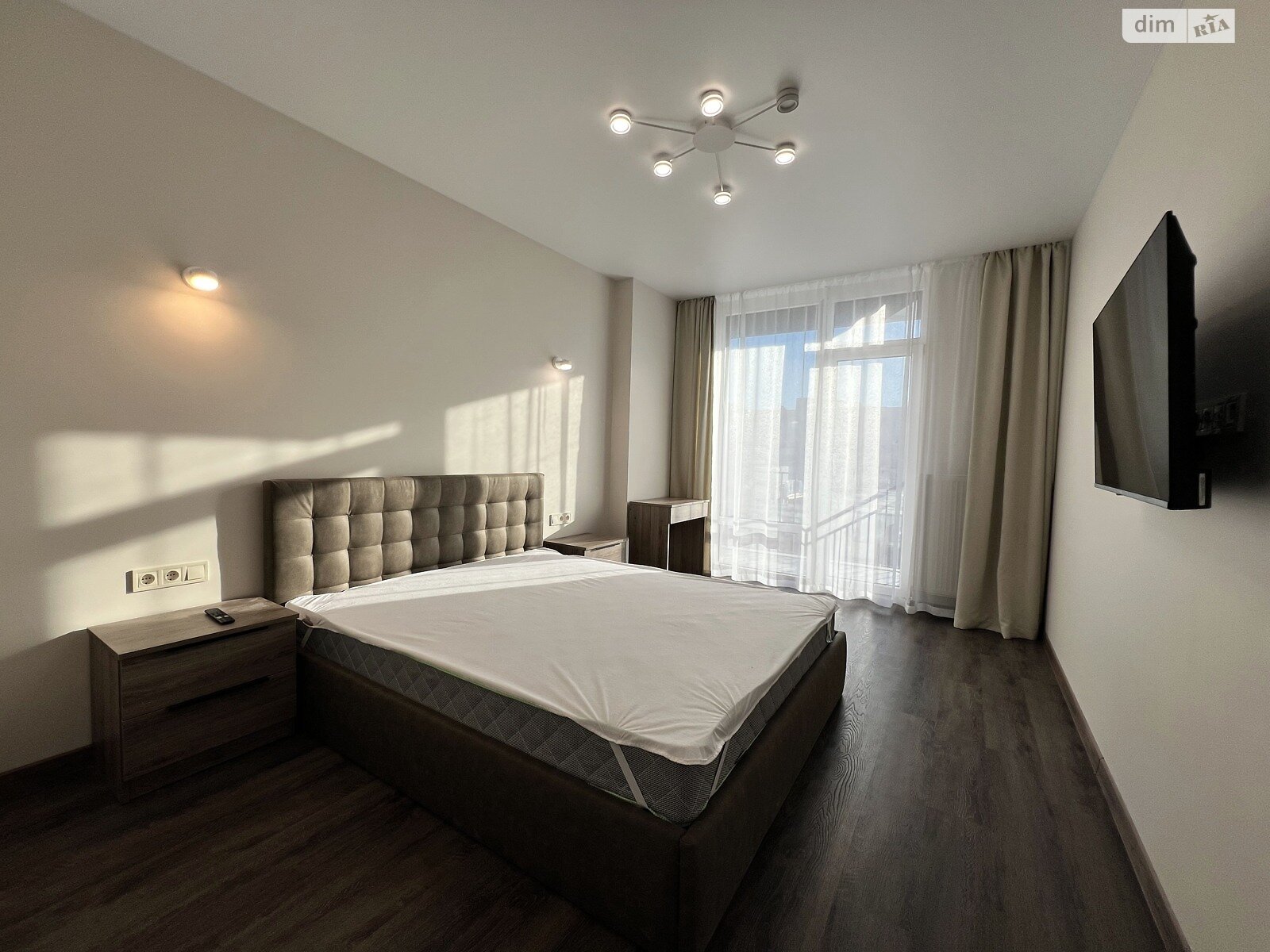 однокомнатная квартира в Ивано-Франковске, район Центр, на ул. Коновальца Евгения 37А в аренду на долгий срок помесячно фото 1