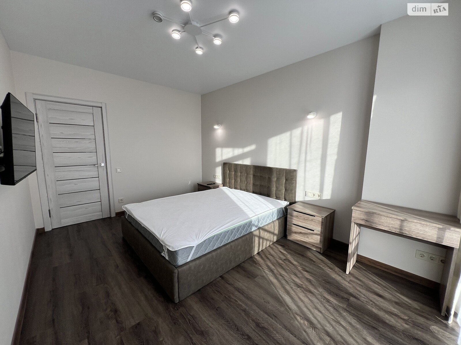 однокомнатная квартира в Ивано-Франковске, район Центр, на ул. Коновальца Евгения 37А в аренду на долгий срок помесячно фото 1