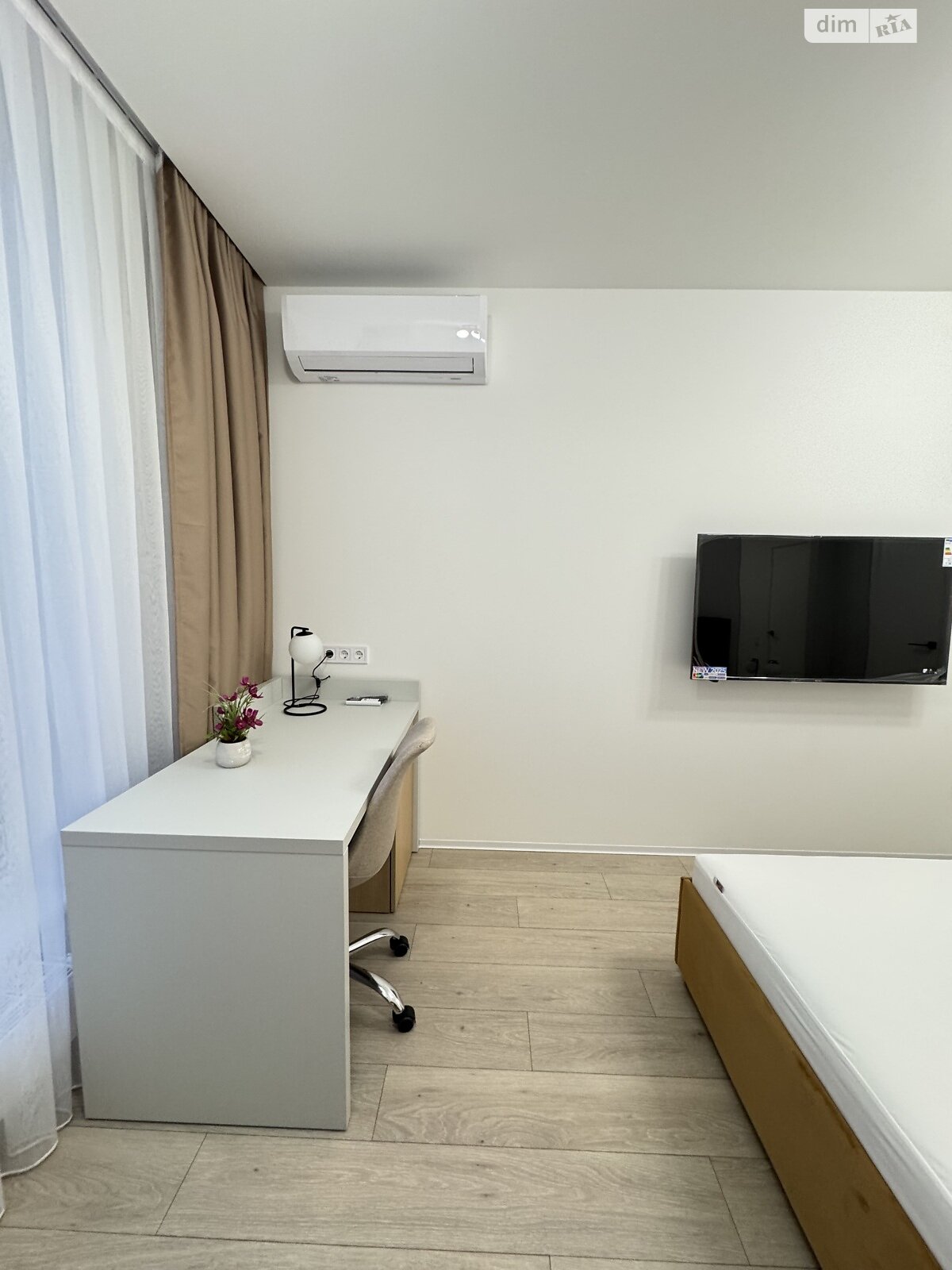 однокомнатная квартира в Ивано-Франковске, район Центр, на ул. Коновальца Евгения в аренду на долгий срок помесячно фото 1