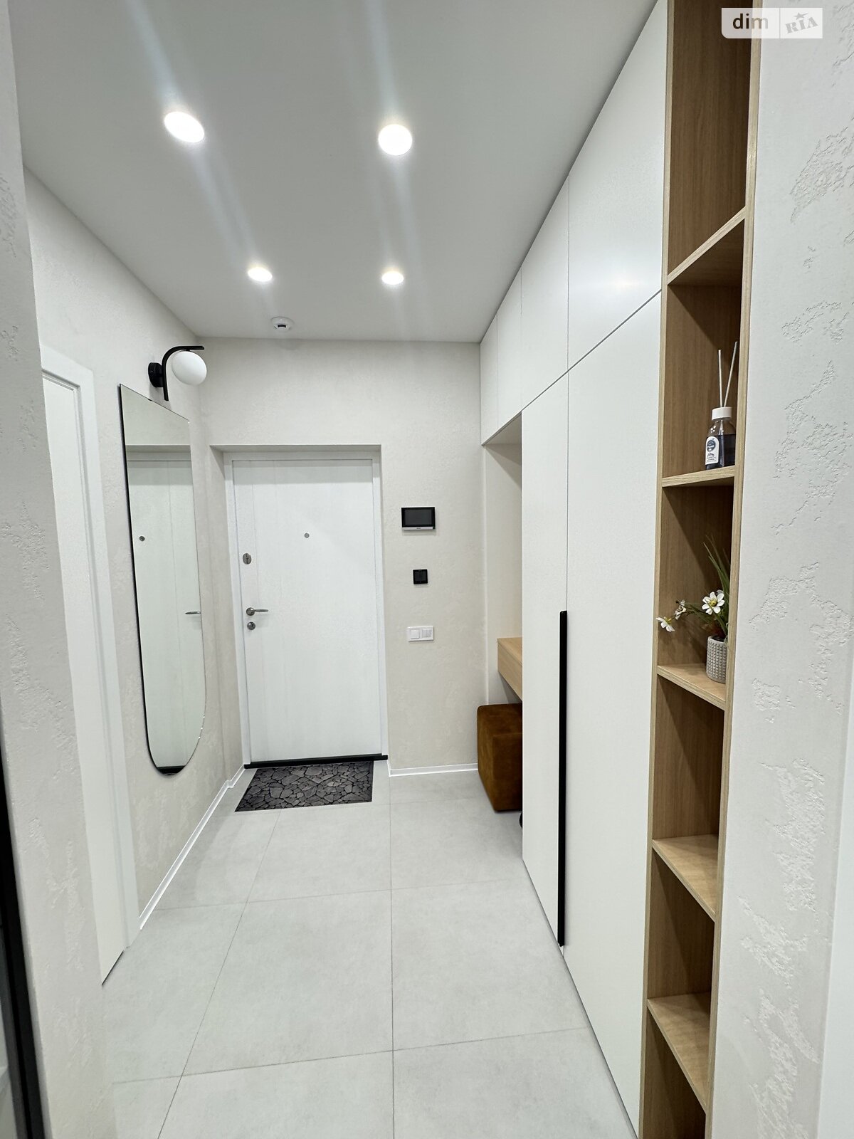 однокомнатная квартира в Ивано-Франковске, район Центр, на ул. Коновальца Евгения в аренду на долгий срок помесячно фото 1