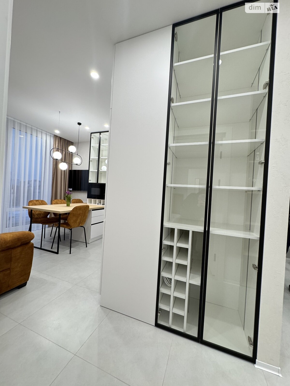 однокомнатная квартира в Ивано-Франковске, район Центр, на ул. Коновальца Евгения в аренду на долгий срок помесячно фото 1