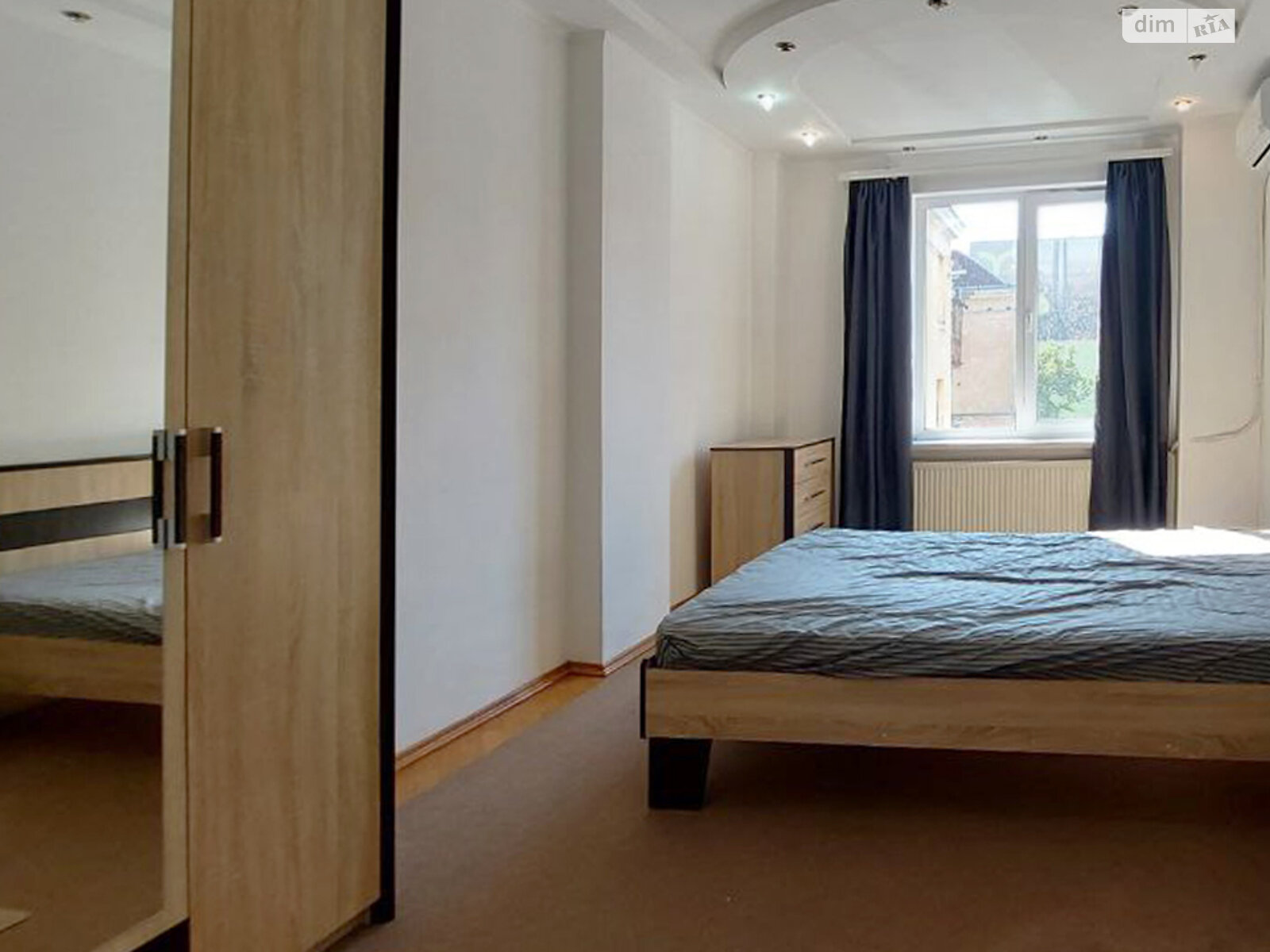 трикімнатна квартира в Івано-Франківську, район Центр, на вул. Незалежності (Горького) 83 в довготривалу оренду помісячно фото 1 трикімнатна квартира в Івано-Франківську, район Центр, на вул. Незалежності (Горького) 83 в довготривалу оренду помісячно фото 1