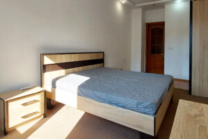 трикімнатна квартира в Івано-Франківську, район Центр, на вул. Незалежності (Горького) 83 в довготривалу оренду помісячно фото 2 трикімнатна квартира в Івано-Франківську, район Центр, на вул. Незалежності (Горького) 83 в довготривалу оренду помісячно фото 2