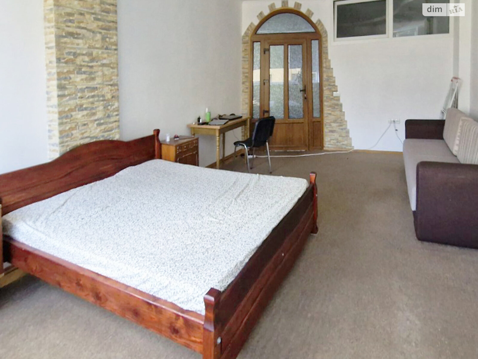 трикімнатна квартира в Івано-Франківську, район Центр, на вул. Незалежності (Горького) 83 в довготривалу оренду помісячно фото 1 трикімнатна квартира в Івано-Франківську, район Центр, на вул. Незалежності (Горького) 83 в довготривалу оренду помісячно фото 1