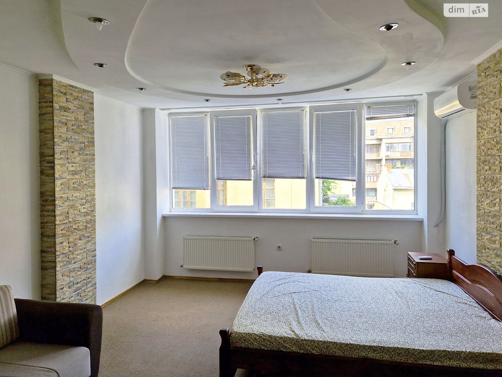 трикімнатна квартира в Івано-Франківську, район Центр, на вул. Незалежності (Горького) 83 в довготривалу оренду помісячно фото 1 трикімнатна квартира в Івано-Франківську, район Центр, на вул. Незалежності (Горького) 83 в довготривалу оренду помісячно фото 1