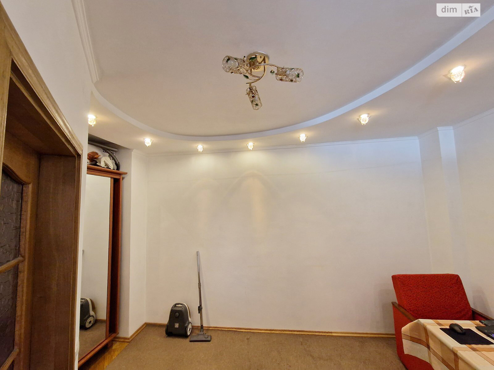 трикімнатна квартира в Івано-Франківську, район Центр, на вул. Незалежності (Горького) 83 в довготривалу оренду помісячно фото 1 трикімнатна квартира в Івано-Франківську, район Центр, на вул. Незалежності (Горького) 83 в довготривалу оренду помісячно фото 1