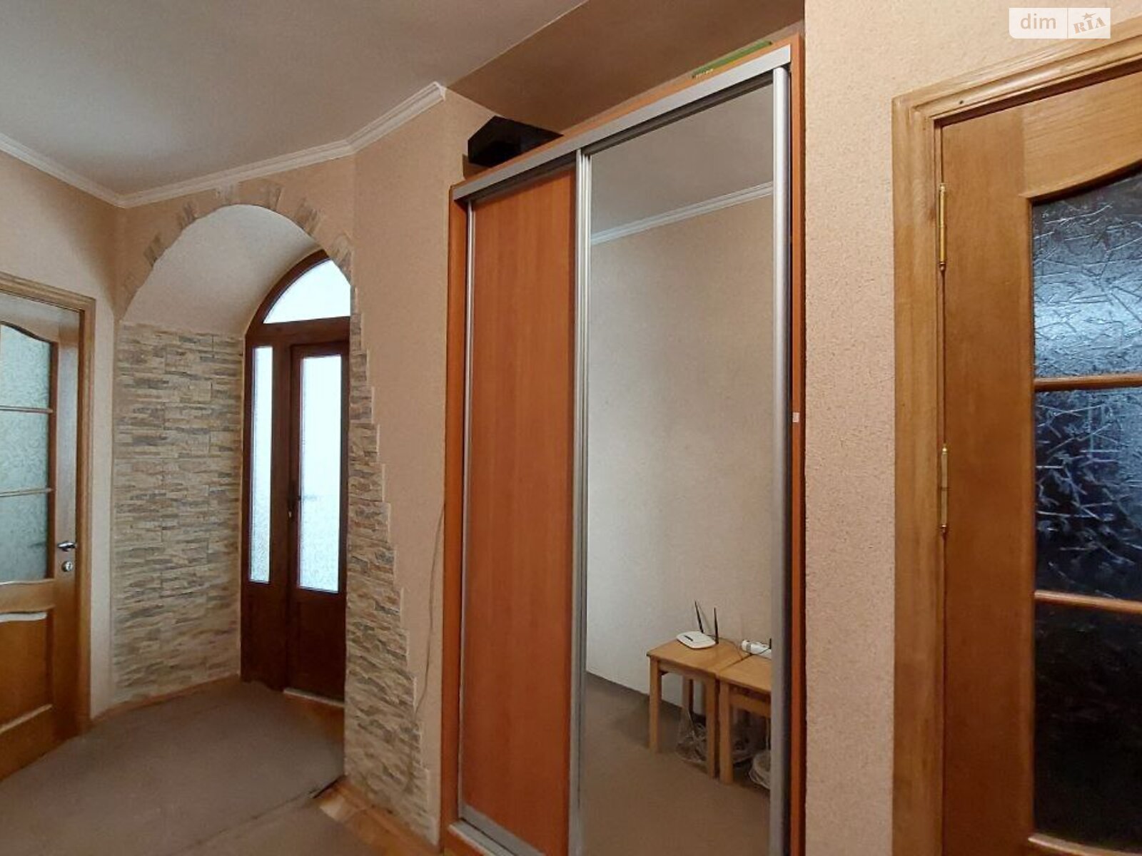 трикімнатна квартира в Івано-Франківську, район Центр, на вул. Незалежності (Горького) 83 в довготривалу оренду помісячно фото 1 трикімнатна квартира в Івано-Франківську, район Центр, на вул. Незалежності (Горького) 83 в довготривалу оренду помісячно фото 1