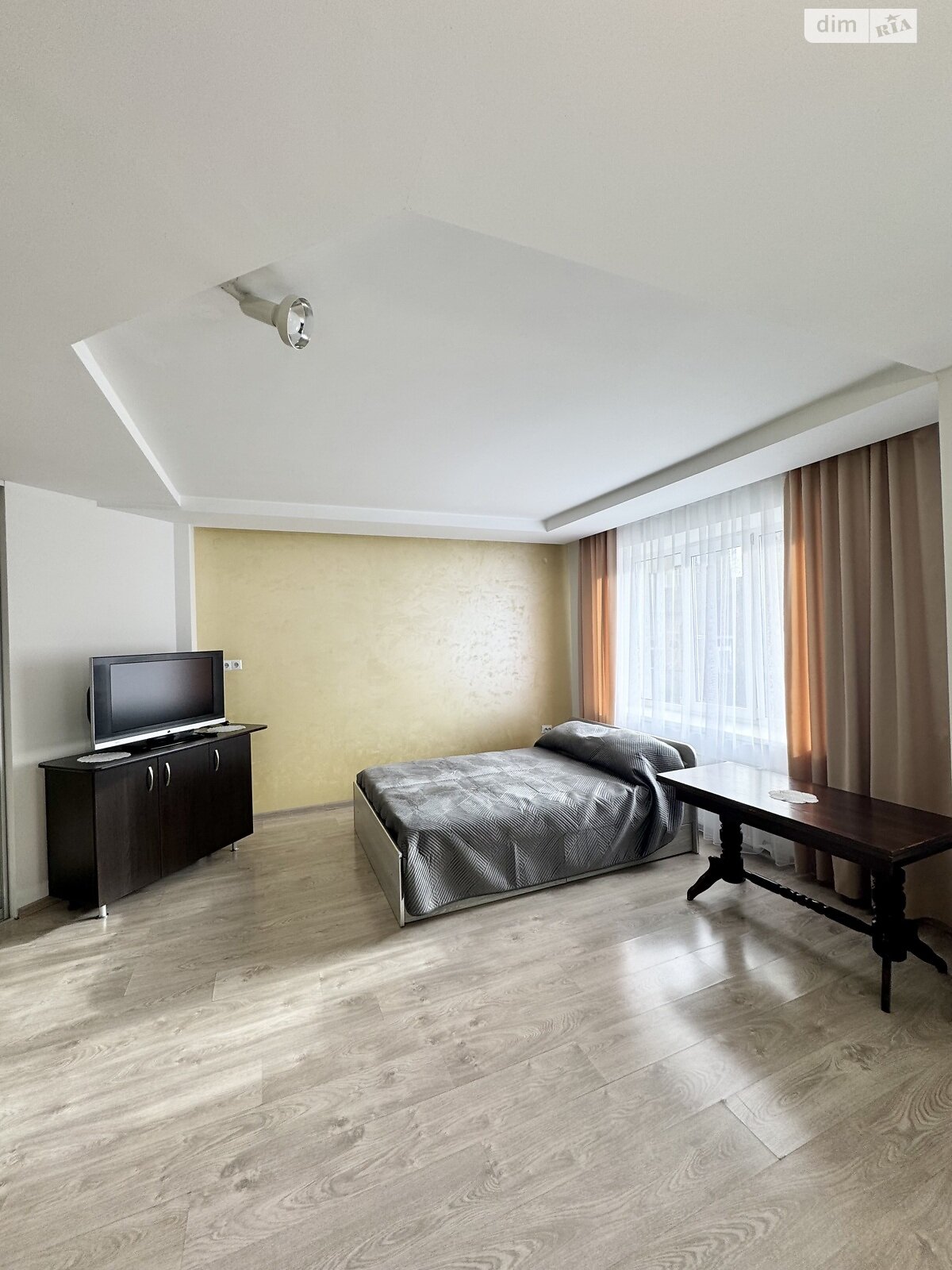 однокомнатная квартира в Ивано-Франковске, район Центр, на ул. Шухевичив в аренду на долгий срок помесячно фото 1