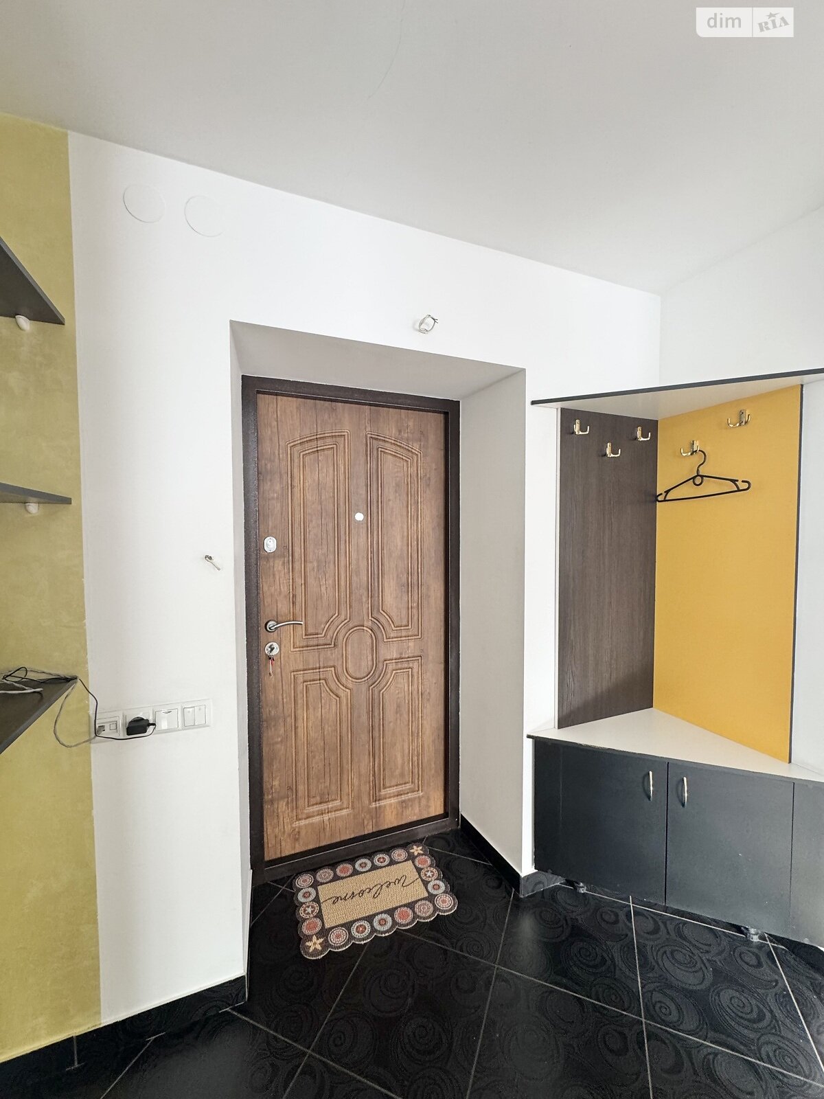 однокомнатная квартира в Ивано-Франковске, район Центр, на ул. Шухевичив в аренду на долгий срок помесячно фото 1