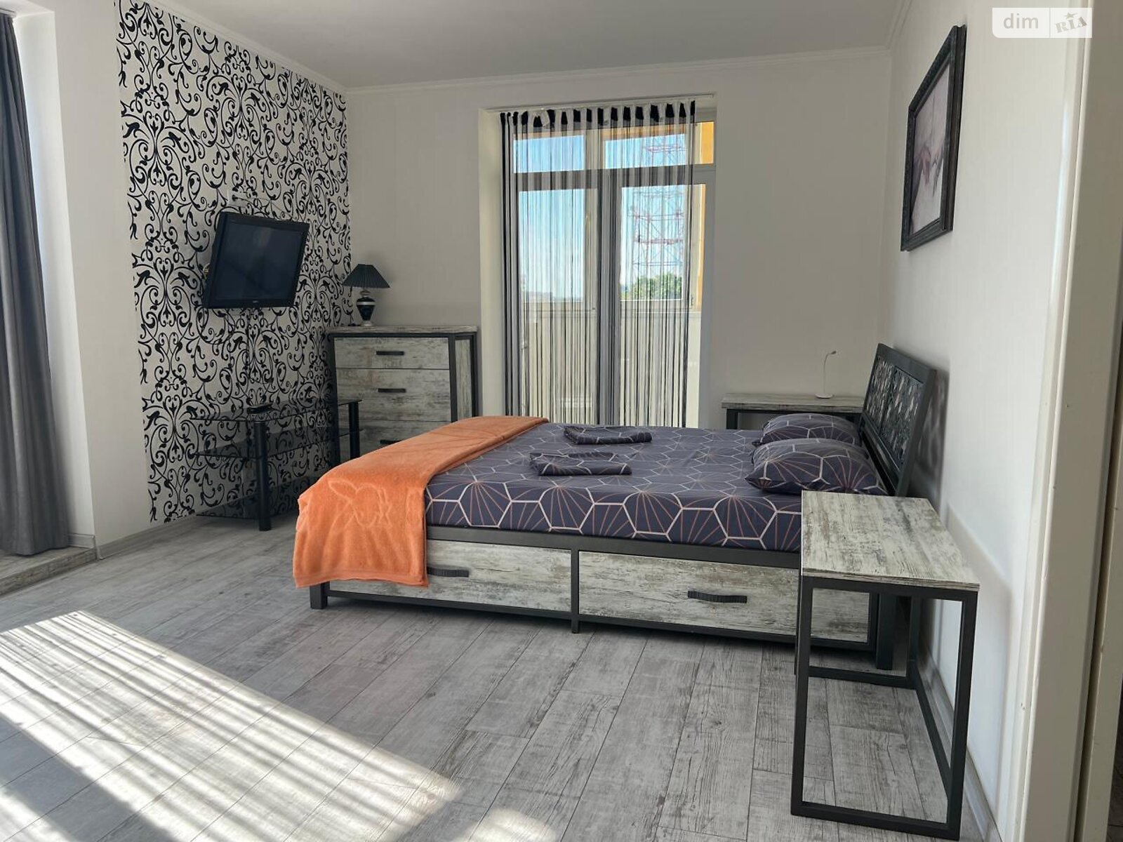 однокомнатная квартира в Ивано-Франковске, район Центр, на ул. Стрельцов Сечевых 76В в аренду на долгий срок помесячно фото 1