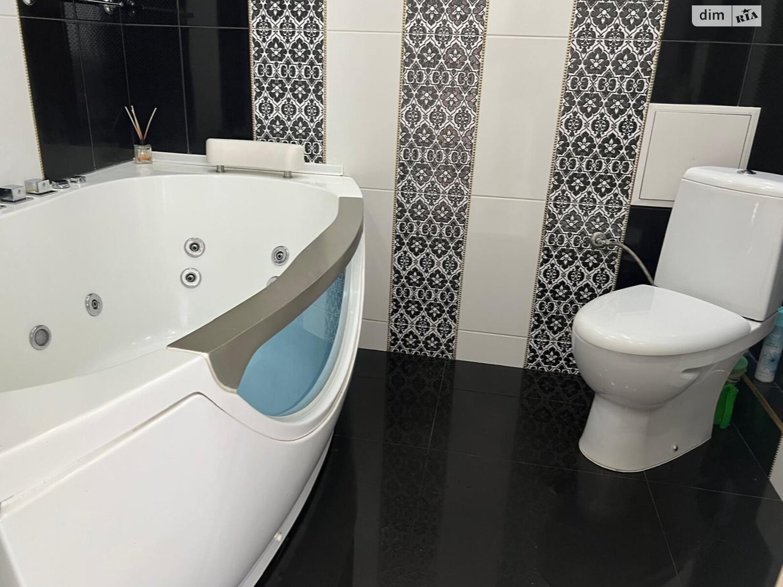 однокомнатная квартира в Ивано-Франковске, район Центр, на ул. Стрельцов Сечевых 76В в аренду на долгий срок помесячно фото 1