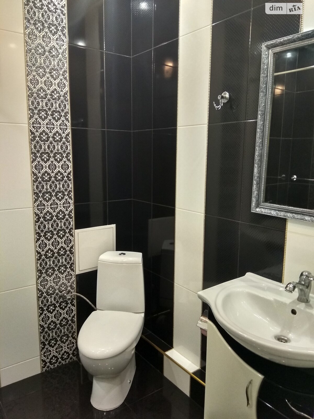 однокомнатная квартира в Ивано-Франковске, район Центр, на ул. Стрельцов Сечевых 76В в аренду на долгий срок помесячно фото 1