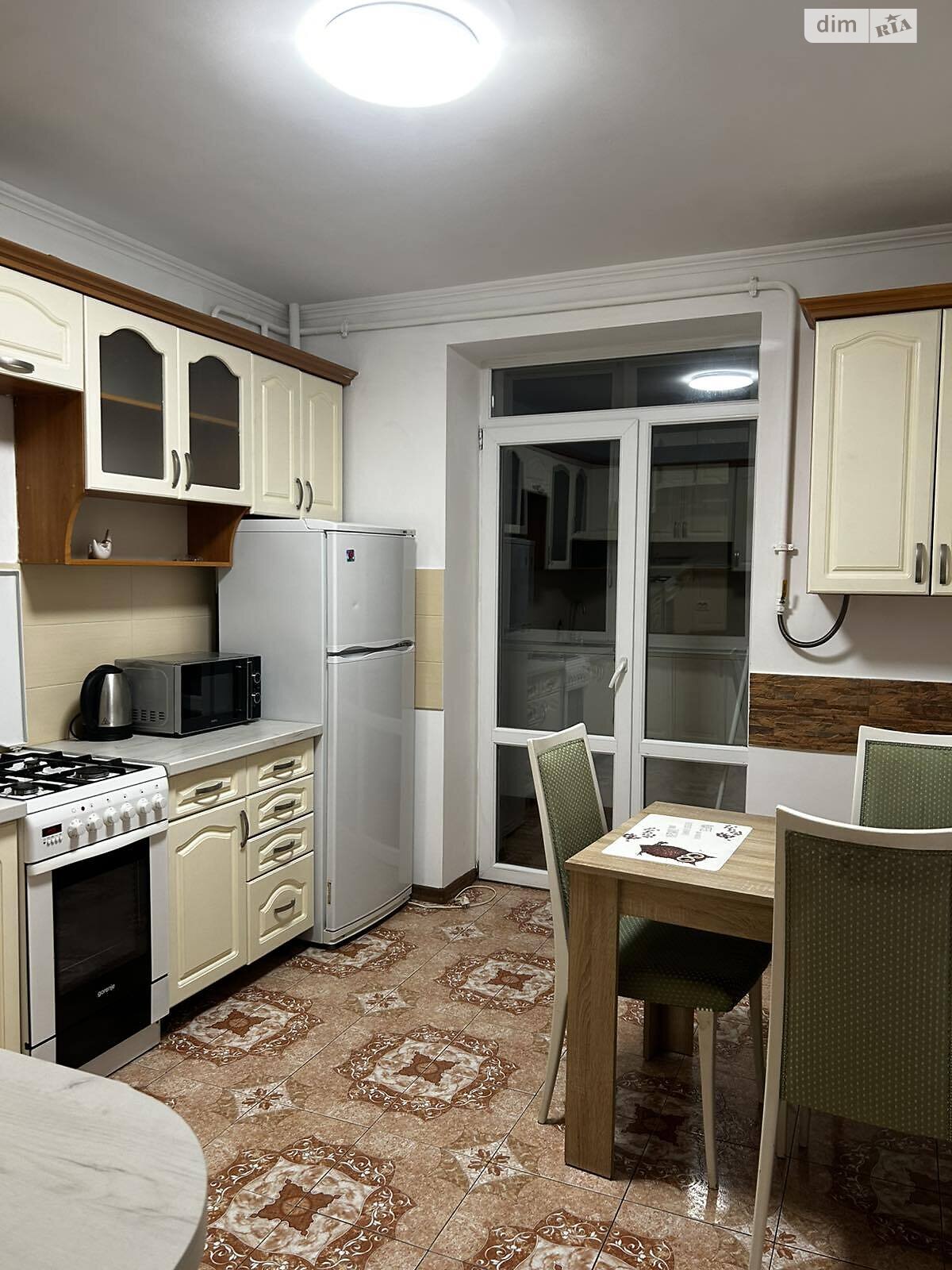 двухкомнатная квартира с мебелью в Ивано-Франковске, район Центр, на ул. Стрельцов Сечевых в аренду на долгий срок помесячно фото 1 двухкомнатная квартира с мебелью в Ивано-Франковске, район Центр, на ул. Стрельцов Сечевых в аренду на долгий срок помесячно фото 1