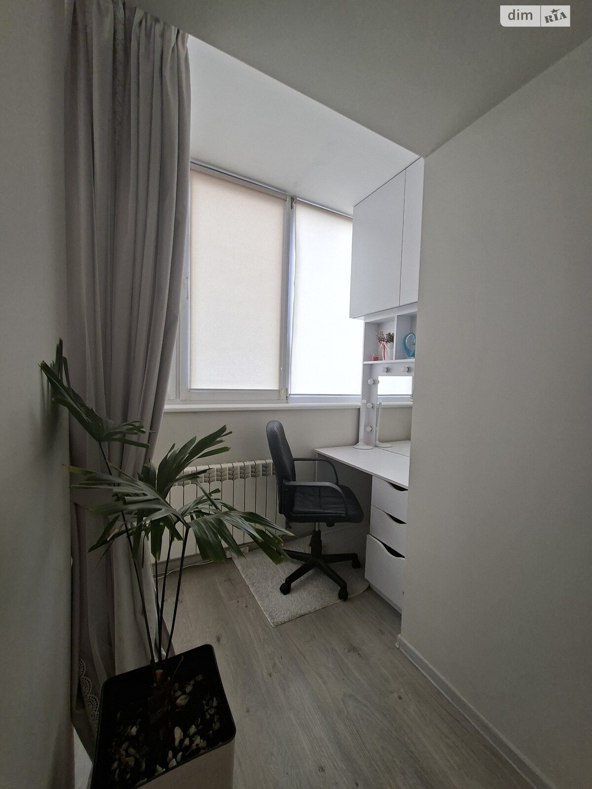 трехкомнатная квартира в Ивано-Франковске, район Центр, на ул. Стрельцов Сечевых 76Б в аренду на долгий срок помесячно фото 1