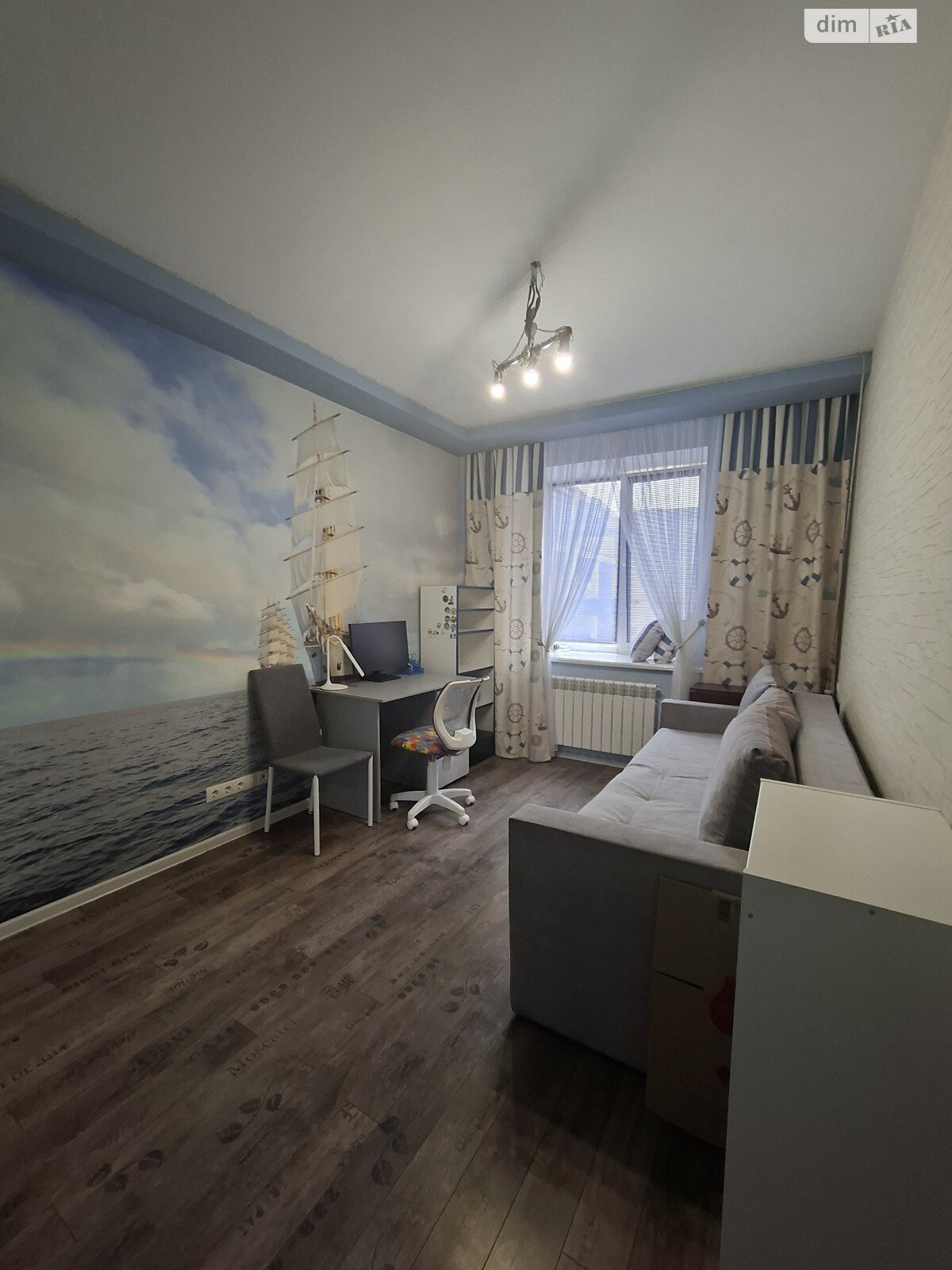 трехкомнатная квартира в Ивано-Франковске, район Центр, на ул. Стрельцов Сечевых 76Б в аренду на долгий срок помесячно фото 1