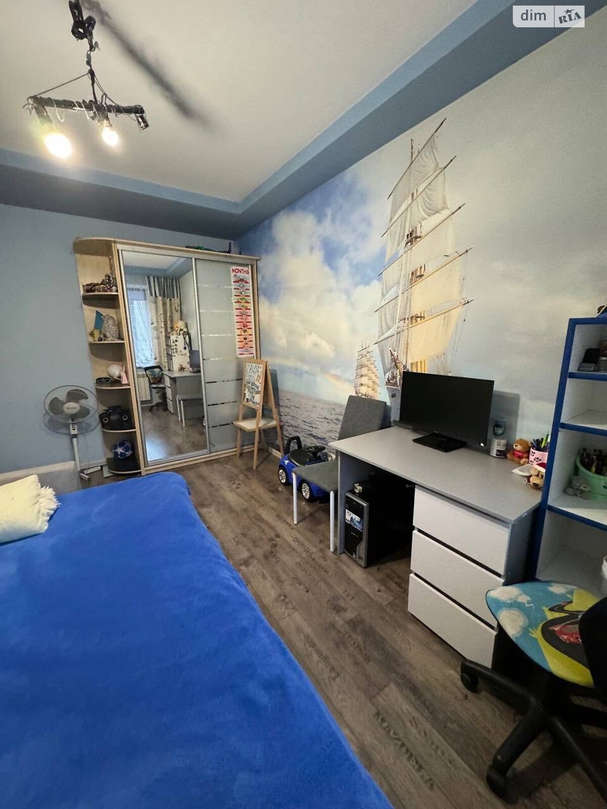 трехкомнатная квартира в Ивано-Франковске, район Центр, на ул. Стрельцов Сечевых 76Б в аренду на долгий срок помесячно фото 1