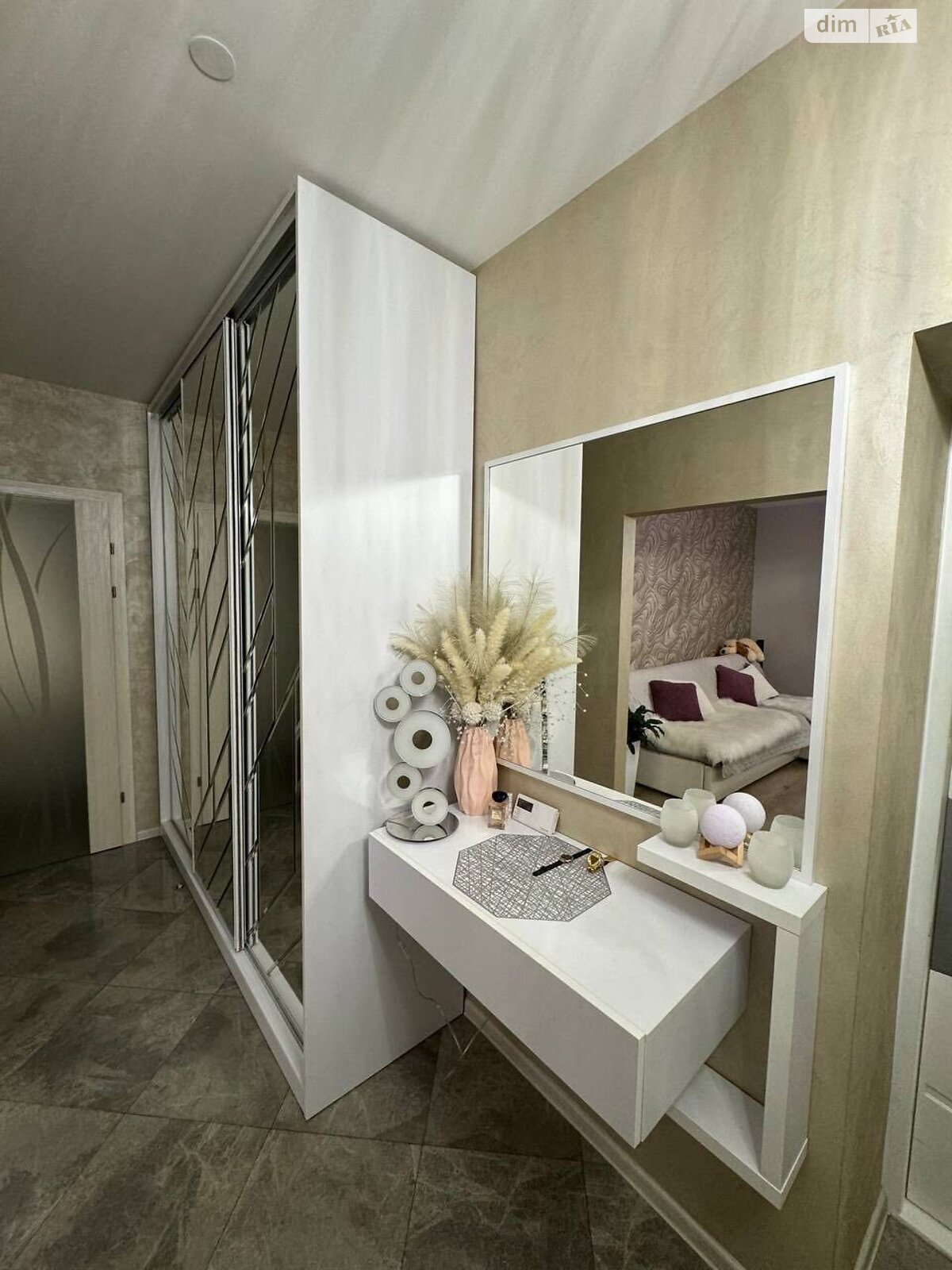 трехкомнатная квартира в Ивано-Франковске, район Центр, на ул. Стрельцов Сечевых 76Б в аренду на долгий срок помесячно фото 1