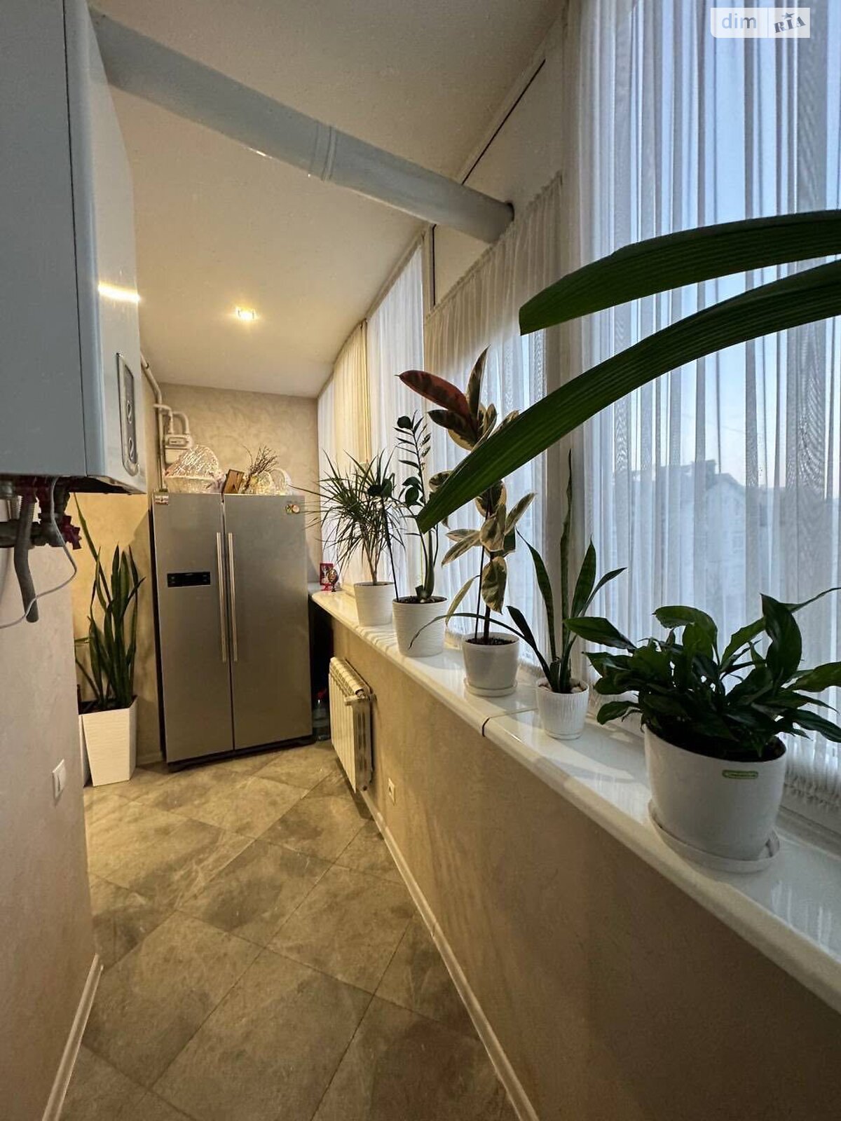 трехкомнатная квартира в Ивано-Франковске, район Центр, на ул. Стрельцов Сечевых 76Б в аренду на долгий срок помесячно фото 1