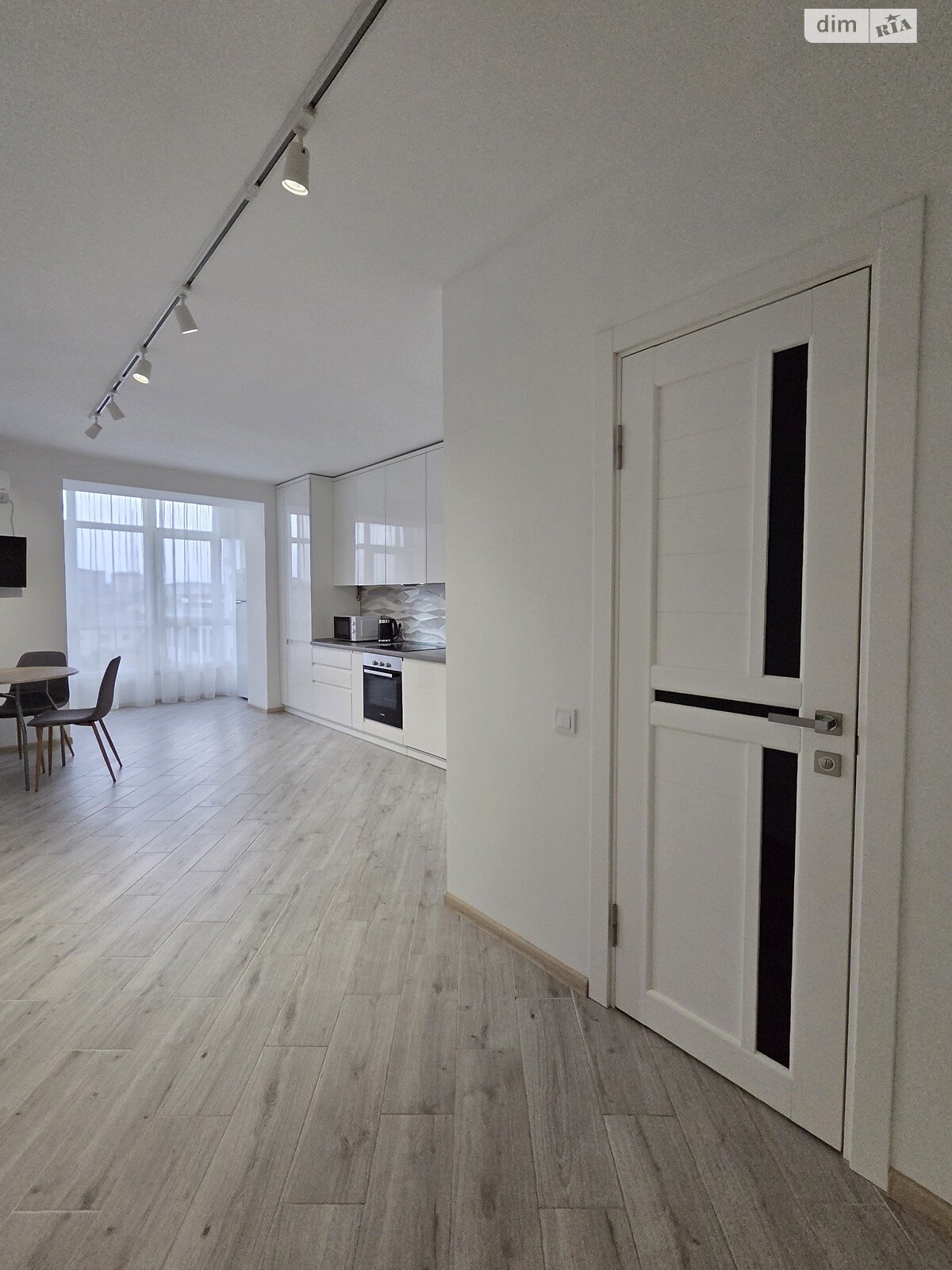 однокомнатная квартира в Ивано-Франковске, район Центр, на ул. Высочана Семена 18 корпус 21 в аренду на долгий срок помесячно фото 1