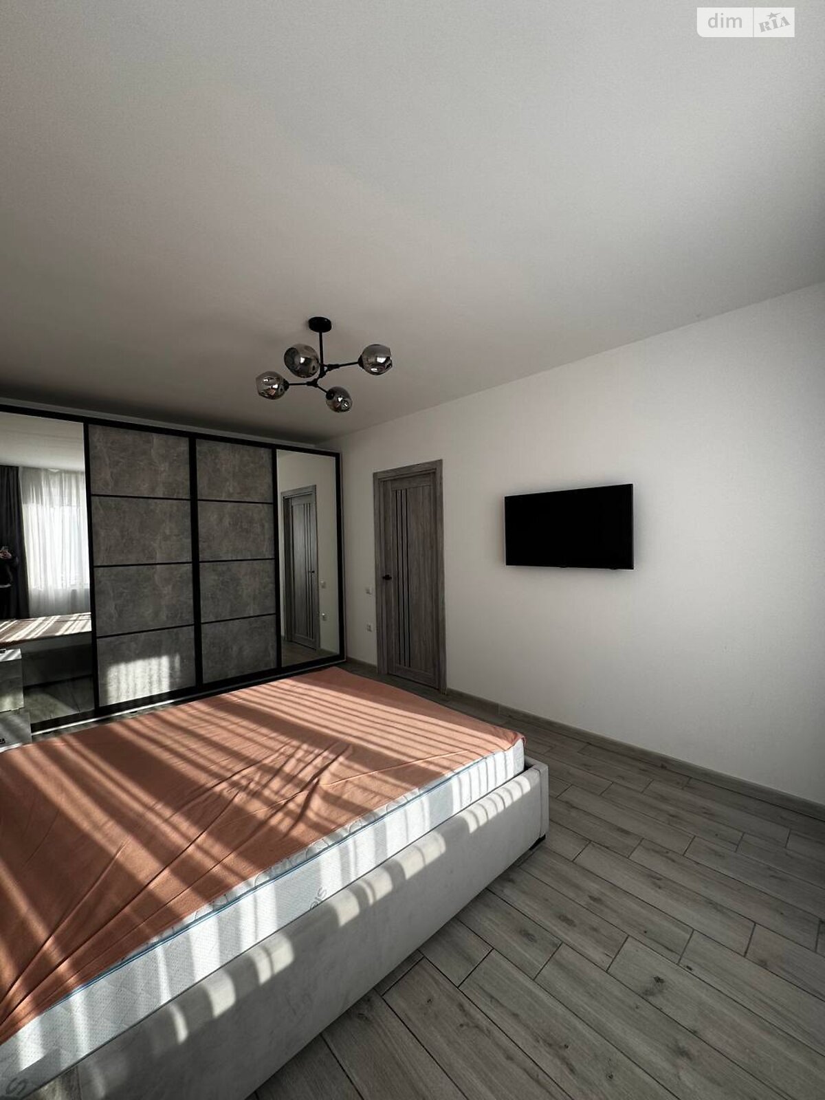 однокомнатная квартира в Ивано-Франковске, район Центр, на ул. Высочана Семена в аренду на долгий срок помесячно фото 1