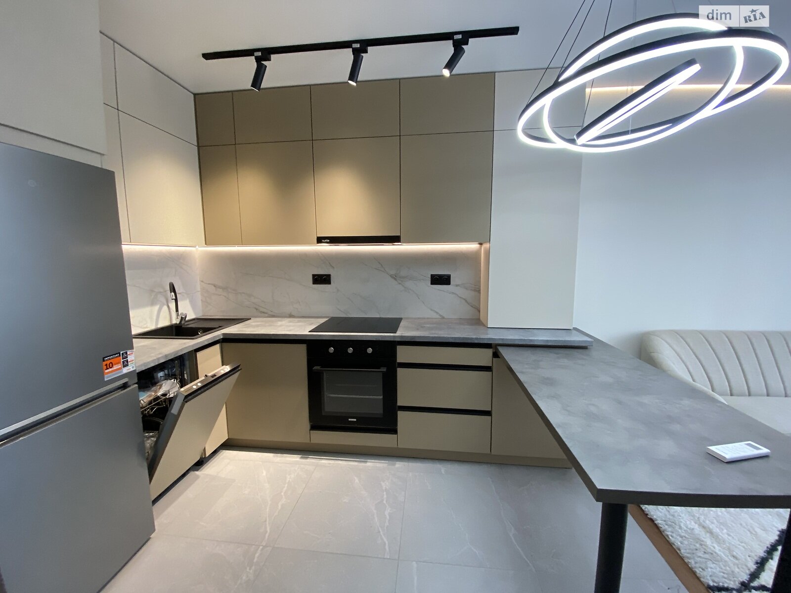 однокомнатная квартира в Ивано-Франковске, район Центр, на бул. Южный 32Б в аренду на долгий срок помесячно фото 1