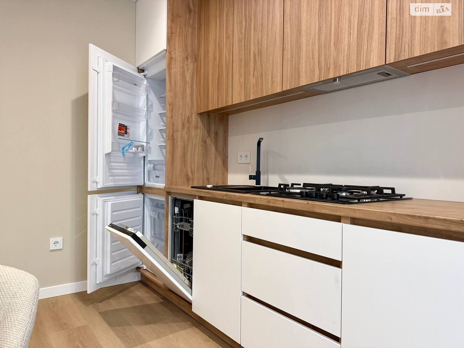 однокімнатна квартира в Івано-Франківську, район Центр, на вул. Юліана Пелеша 3 корпус 9 в довготривалу оренду помісячно фото 1 однокімнатна квартира в Івано-Франківську, район Центр, на вул. Юліана Пелеша 3 корпус 9 в довготривалу оренду помісячно фото 1