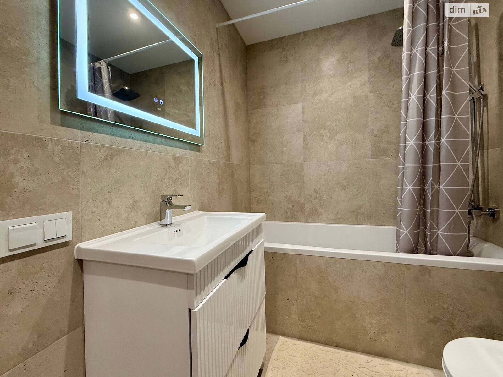 однокімнатна квартира в Івано-Франківську, район Центр, на вул. Юліана Пелеша 3 корпус 9 в довготривалу оренду помісячно фото 1 однокімнатна квартира в Івано-Франківську, район Центр, на вул. Юліана Пелеша 3 корпус 9 в довготривалу оренду помісячно фото 1