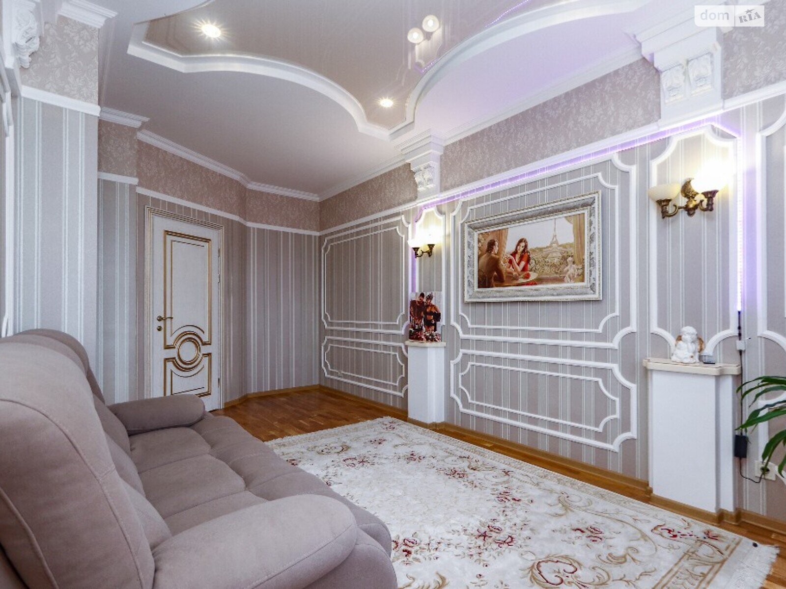 двухкомнатная квартира с мебелью в Ивано-Франковске, район Центр, на ул. Бандеры Степана 21 в аренду на долгий срок помесячно фото 1