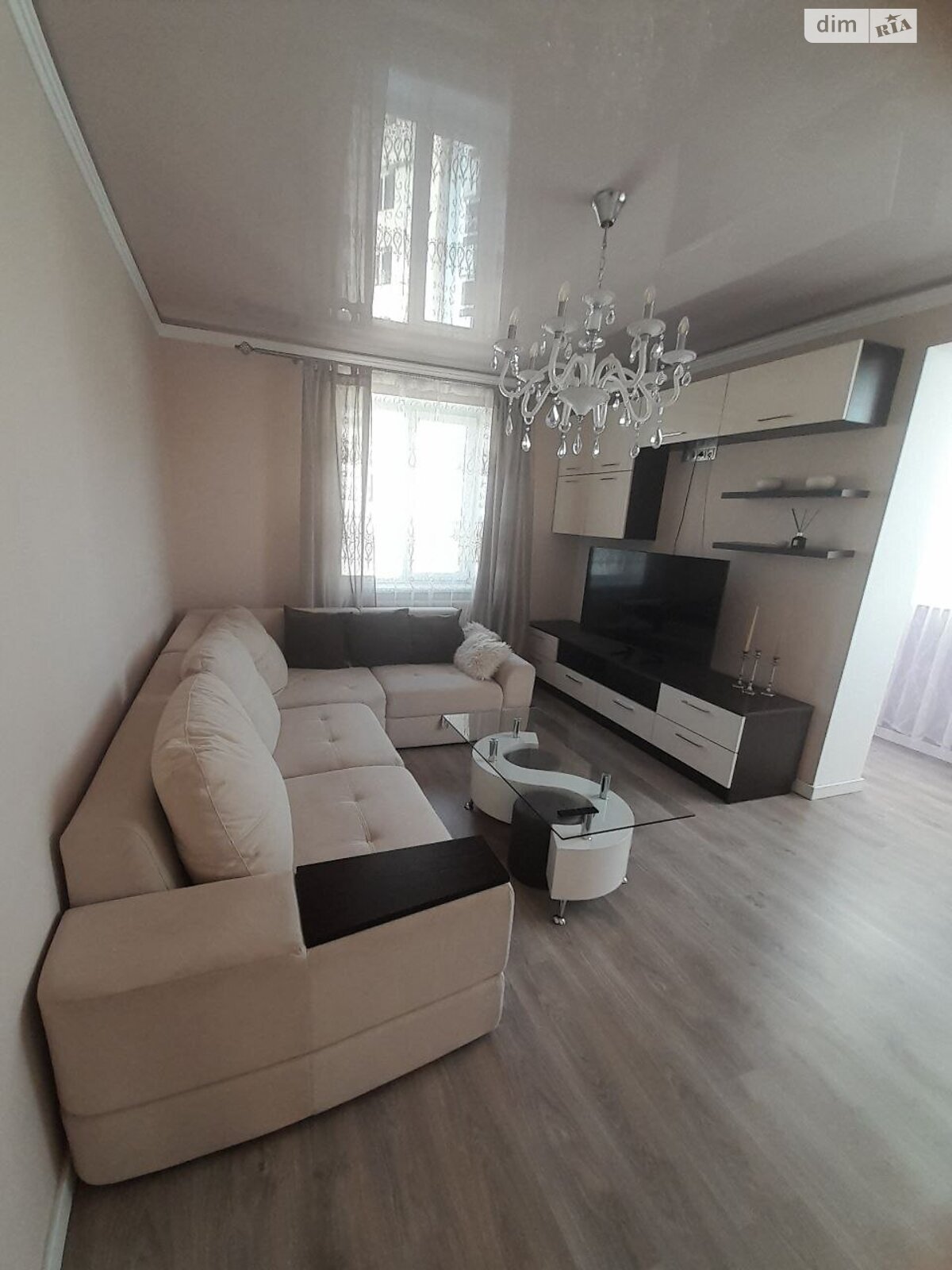 трикімнатна квартира в Івано-Франківську, на вул. Урожайна 3 в довготривалу оренду помісячно фото 1