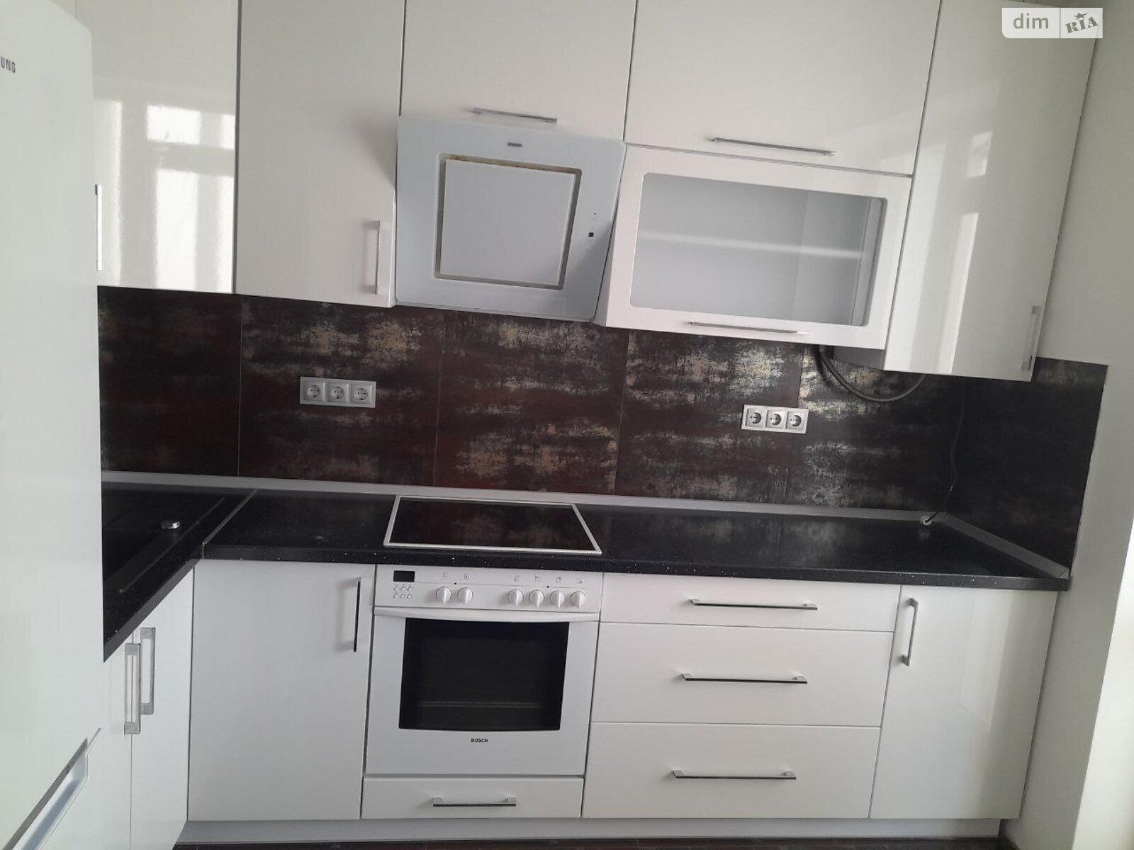 трикімнатна квартира в Івано-Франківську, на вул. Урожайна 3 в довготривалу оренду помісячно фото 1