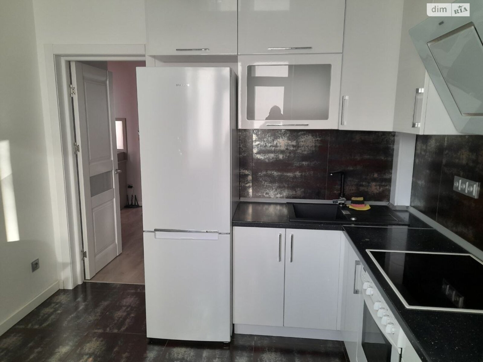 трикімнатна квартира в Івано-Франківську, на вул. Урожайна 3 в довготривалу оренду помісячно фото 1