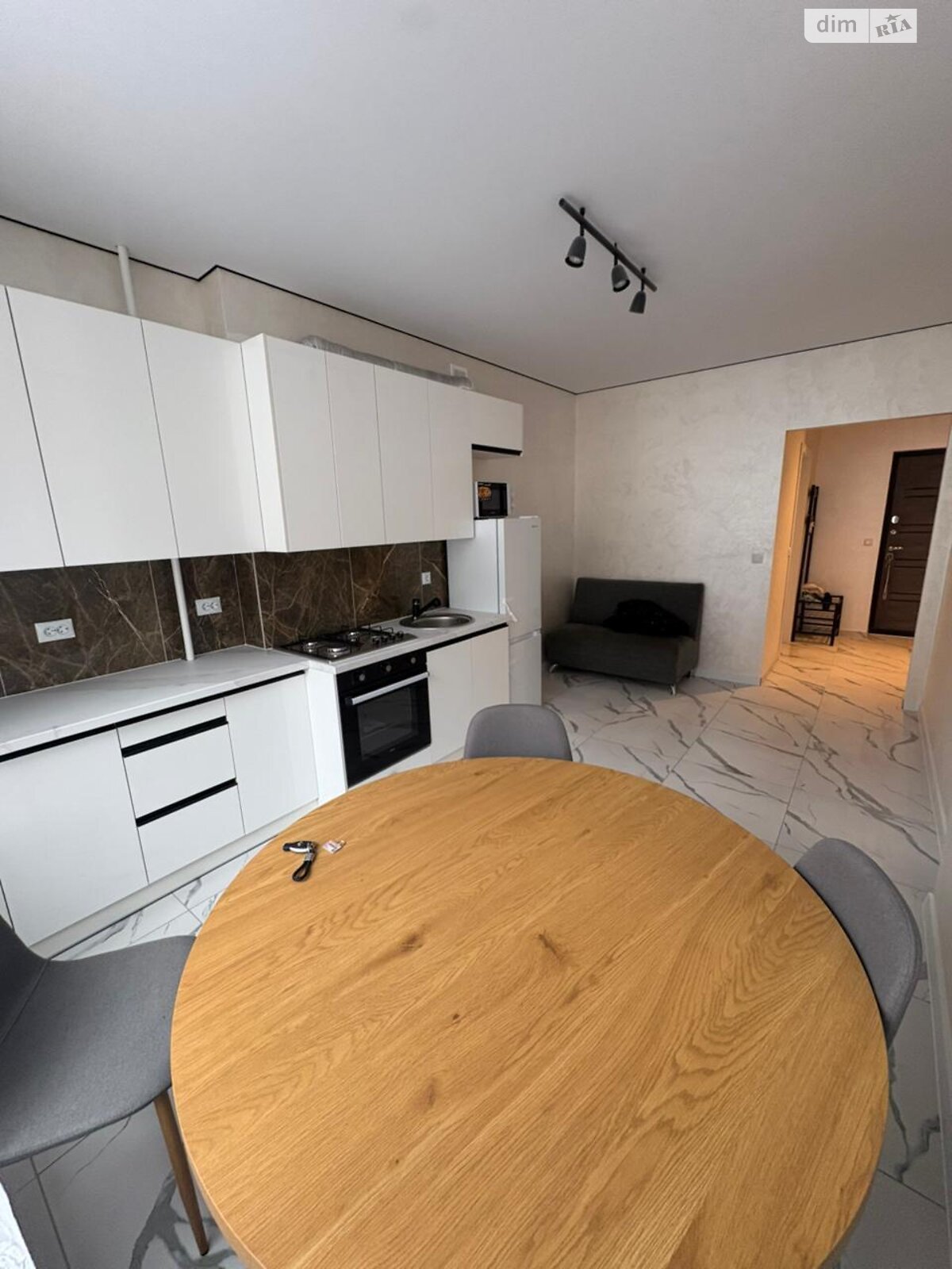 однокомнатная квартира в Ивано-Франковске, район Вокзал, на ул. Кобылянской 22А корпус 1 в аренду на долгий срок помесячно фото 1