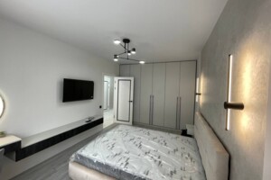 однокімнатна квартира в Івано-Франківську, на вул. Височана Семена 18 в довготривалу оренду помісячно фото 2