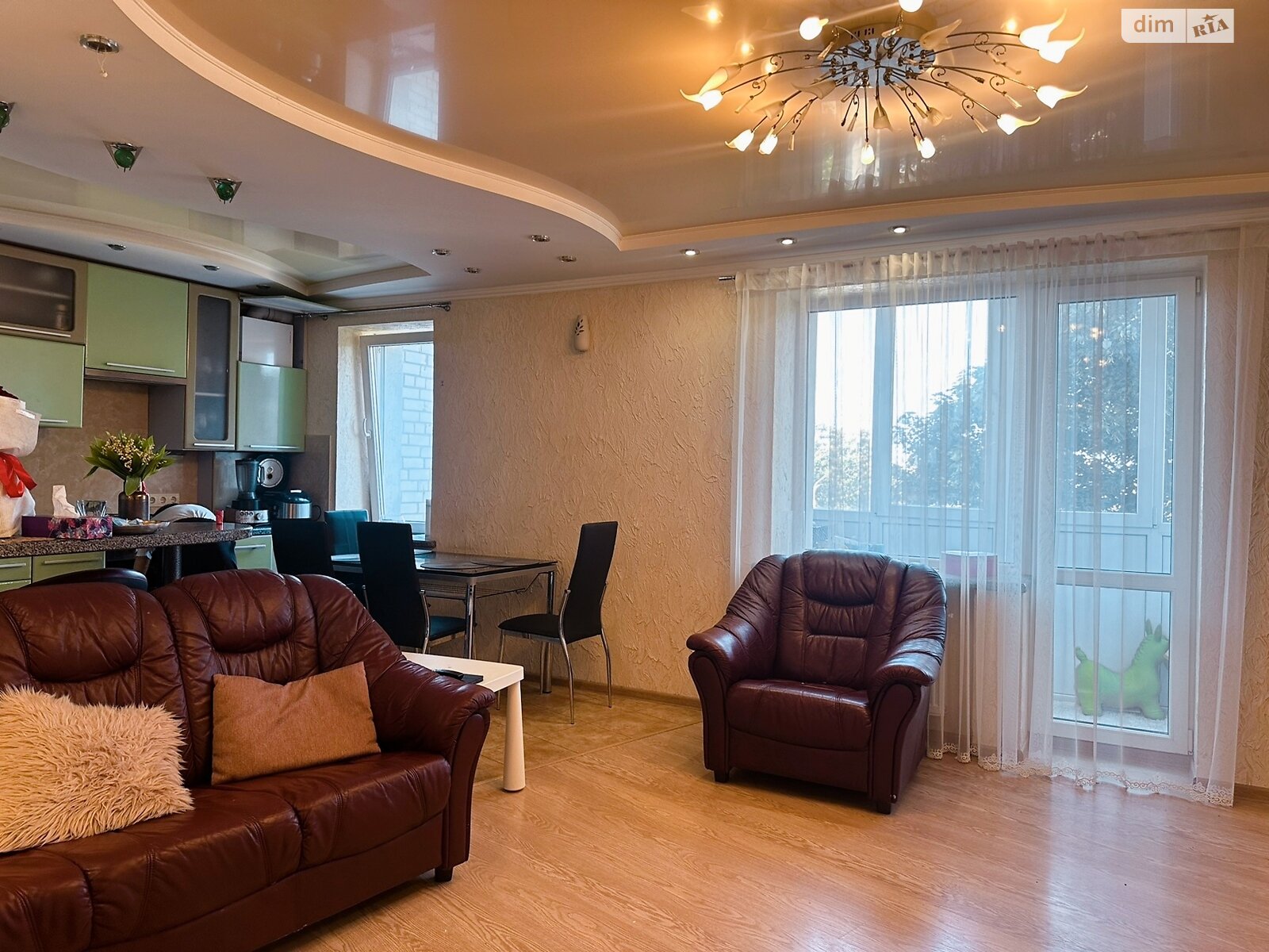 трехкомнатная квартира в Житомире, район Богунский, на ул. Домбровского в аренду на долгий срок помесячно фото 1