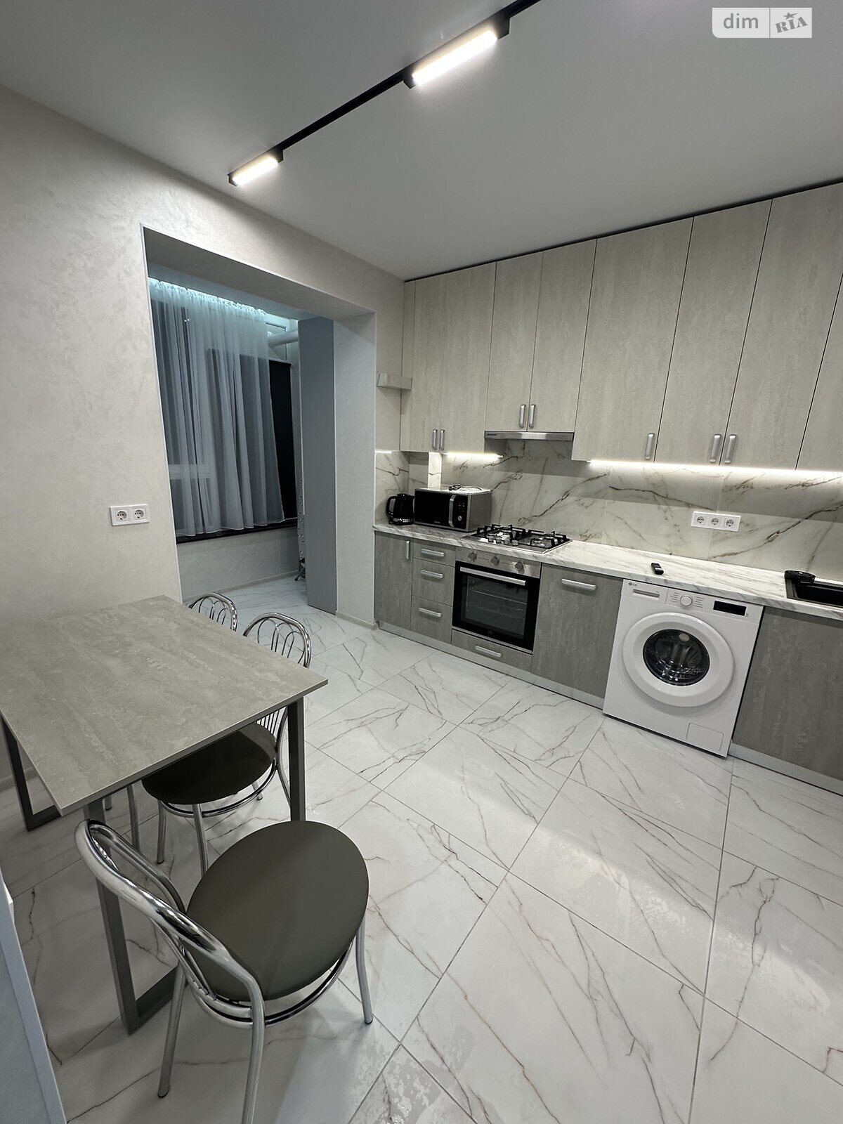 однокімнатна квартира в Житомирі, район Богунський, на вул. Євгена Рихліка в довготривалу оренду помісячно фото 1 однокімнатна квартира в Житомирі, район Богунський, на вул. Євгена Рихліка в довготривалу оренду помісячно фото 1