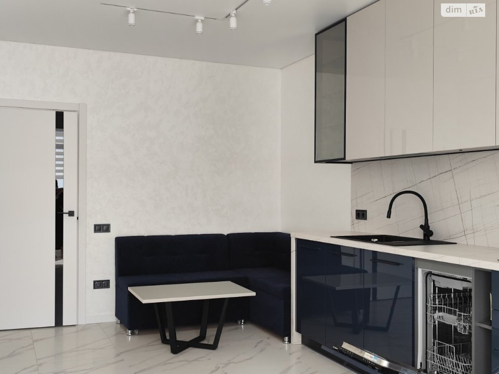 однокімнатна квартира в Житомирі, район Богунський, на просп. Миру в довготривалу оренду помісячно фото 1