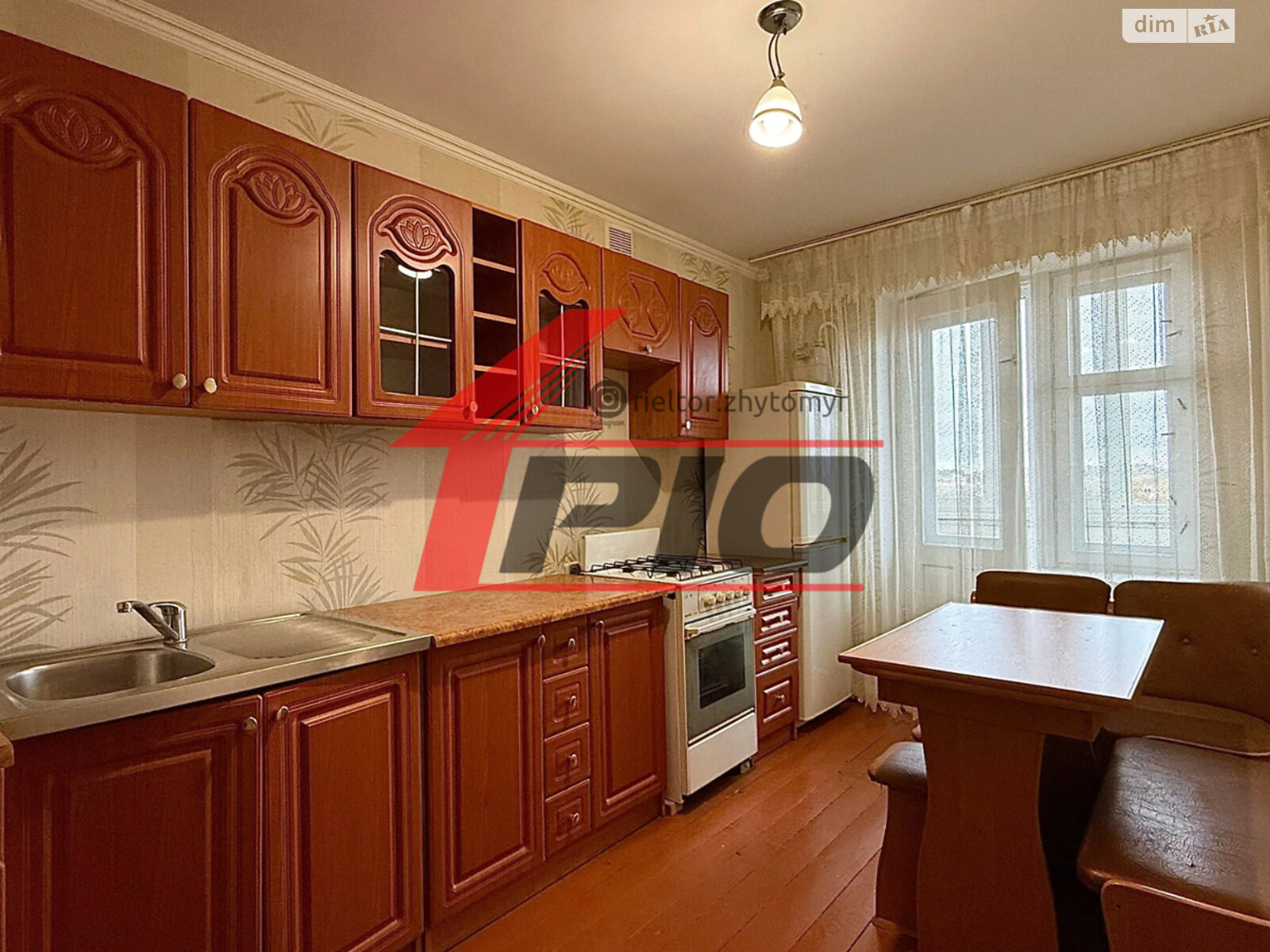 трехкомнатная квартира в Житомире, район Богунский, на ул. Парниковая в аренду на долгий срок помесячно фото 1 трехкомнатная квартира в Житомире, район Богунский, на ул. Парниковая в аренду на долгий срок помесячно фото 1