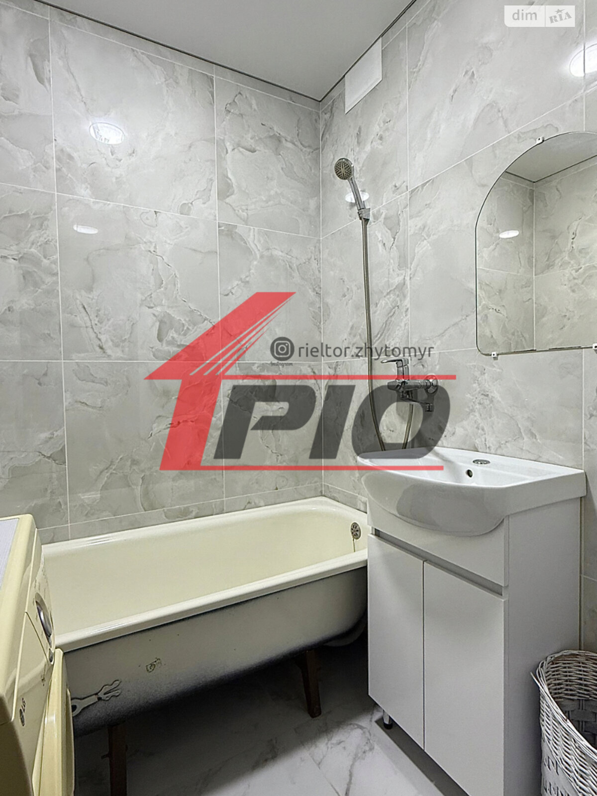 трехкомнатная квартира в Житомире, район Богунский, на ул. Парниковая в аренду на долгий срок помесячно фото 1 трехкомнатная квартира в Житомире, район Богунский, на ул. Парниковая в аренду на долгий срок помесячно фото 1