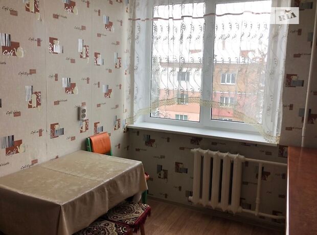 трехкомнатная квартира с мебелью в Житомире, район Житний рынок, на ул. Гоголевская в аренду на долгий срок помесячно фото 1 трехкомнатная квартира с мебелью в Житомире, район Житний рынок, на ул. Гоголевская в аренду на долгий срок помесячно фото 1