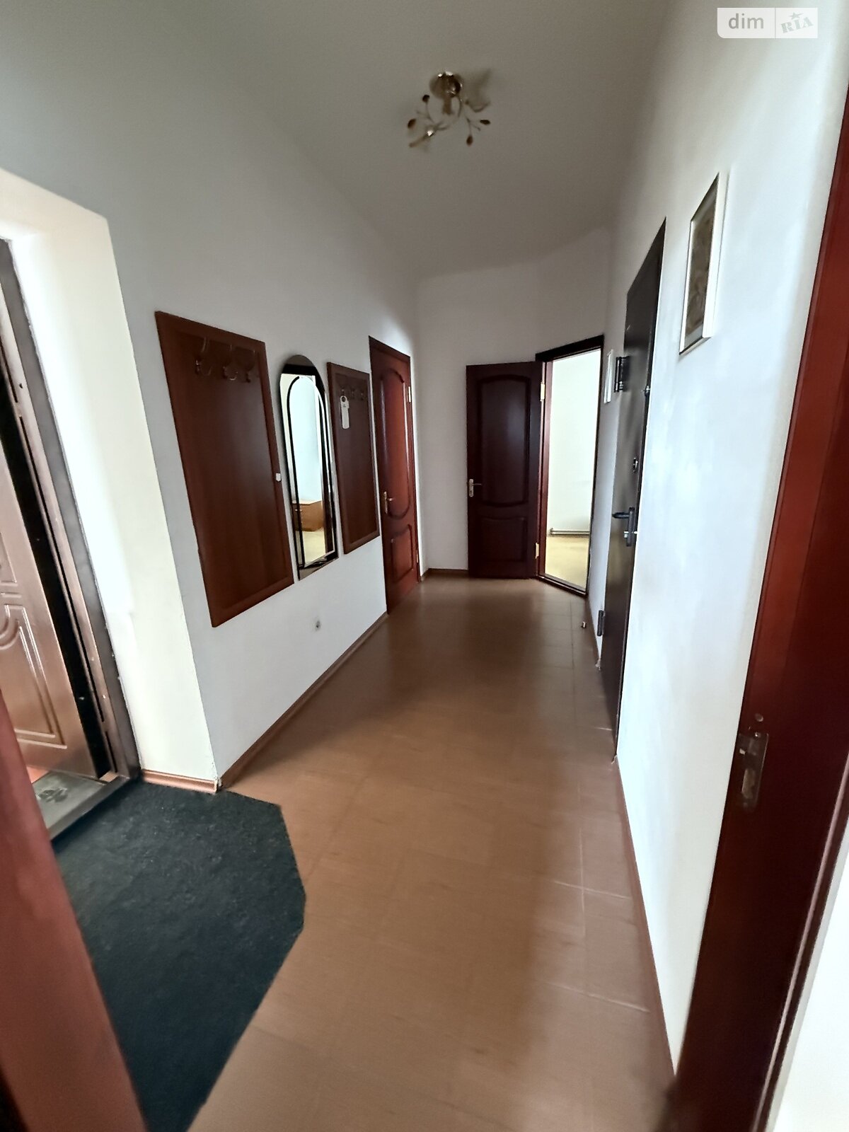 трехкомнатная квартира в Житомире, район Корбутовка, на ул. Радонова 5, кв. 2 в аренду на долгий срок помесячно фото 1 трехкомнатная квартира в Житомире, район Корбутовка, на ул. Радонова 5, кв. 2 в аренду на долгий срок помесячно фото 1