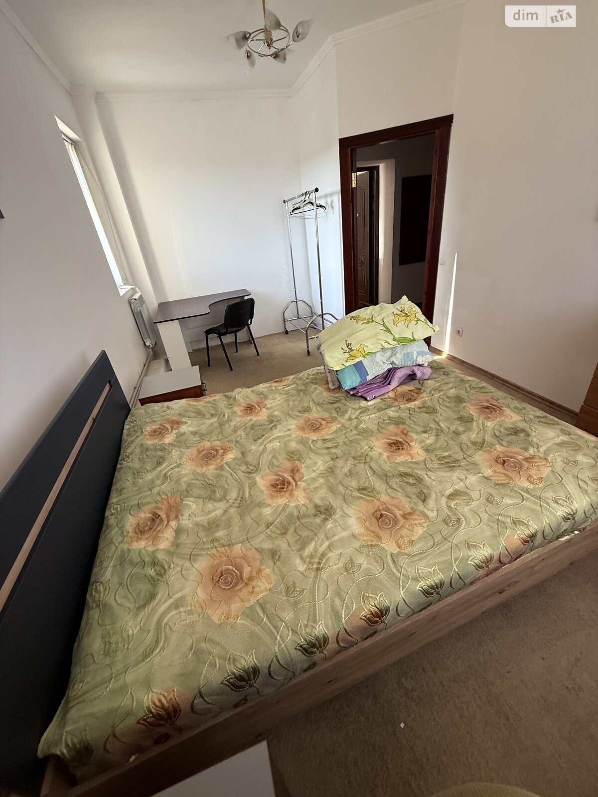 трехкомнатная квартира в Житомире, район Корбутовка, на ул. Радонова 5, кв. 2 в аренду на долгий срок помесячно фото 1 трехкомнатная квартира в Житомире, район Корбутовка, на ул. Радонова 5, кв. 2 в аренду на долгий срок помесячно фото 1