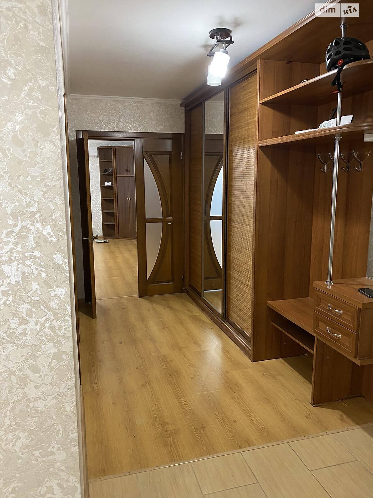 двокімнатна квартира в Житомирі, район Сінний ринок, на вул. Домбровського 59 в довготривалу оренду помісячно фото 1 двокімнатна квартира в Житомирі, район Сінний ринок, на вул. Домбровського 59 в довготривалу оренду помісячно фото 1