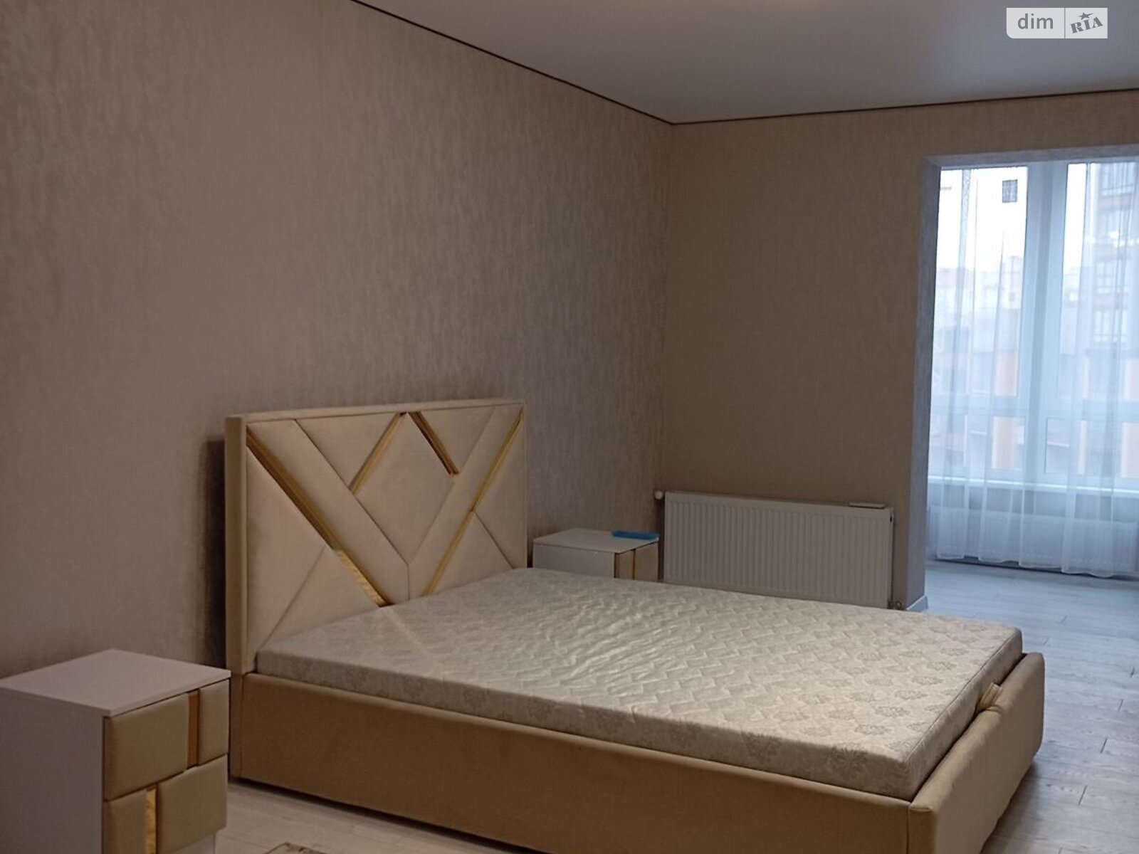 однокімнатна квартира в Житомирі, район Сінний ринок, на вул. Домбровського в довготривалу оренду помісячно фото 1