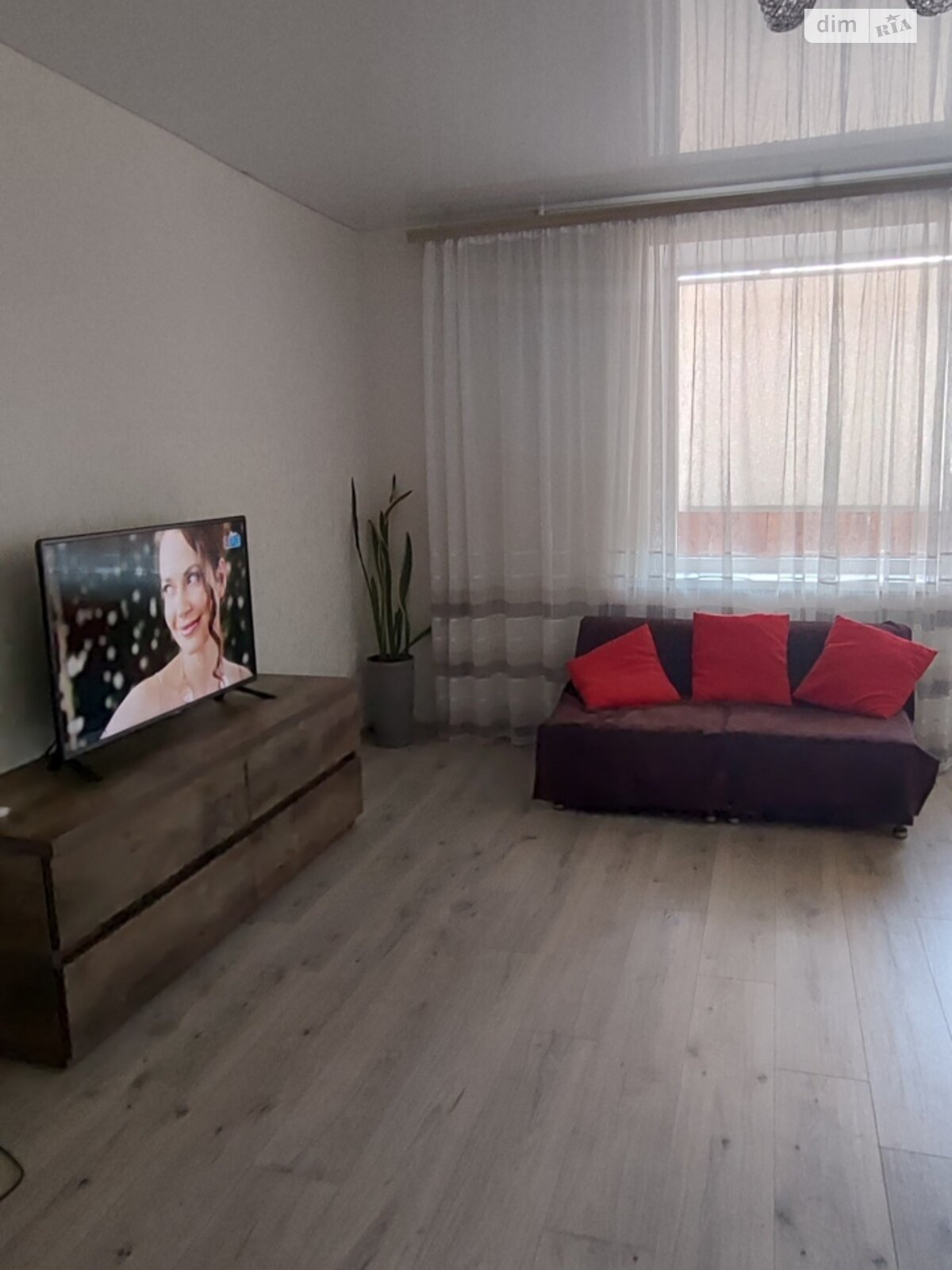 трехкомнатная квартира в Житомире, район Центр, на ул. Кочерги Ивана 6 в аренду на долгий срок помесячно фото 1 трехкомнатная квартира в Житомире, район Центр, на ул. Кочерги Ивана 6 в аренду на долгий срок помесячно фото 1