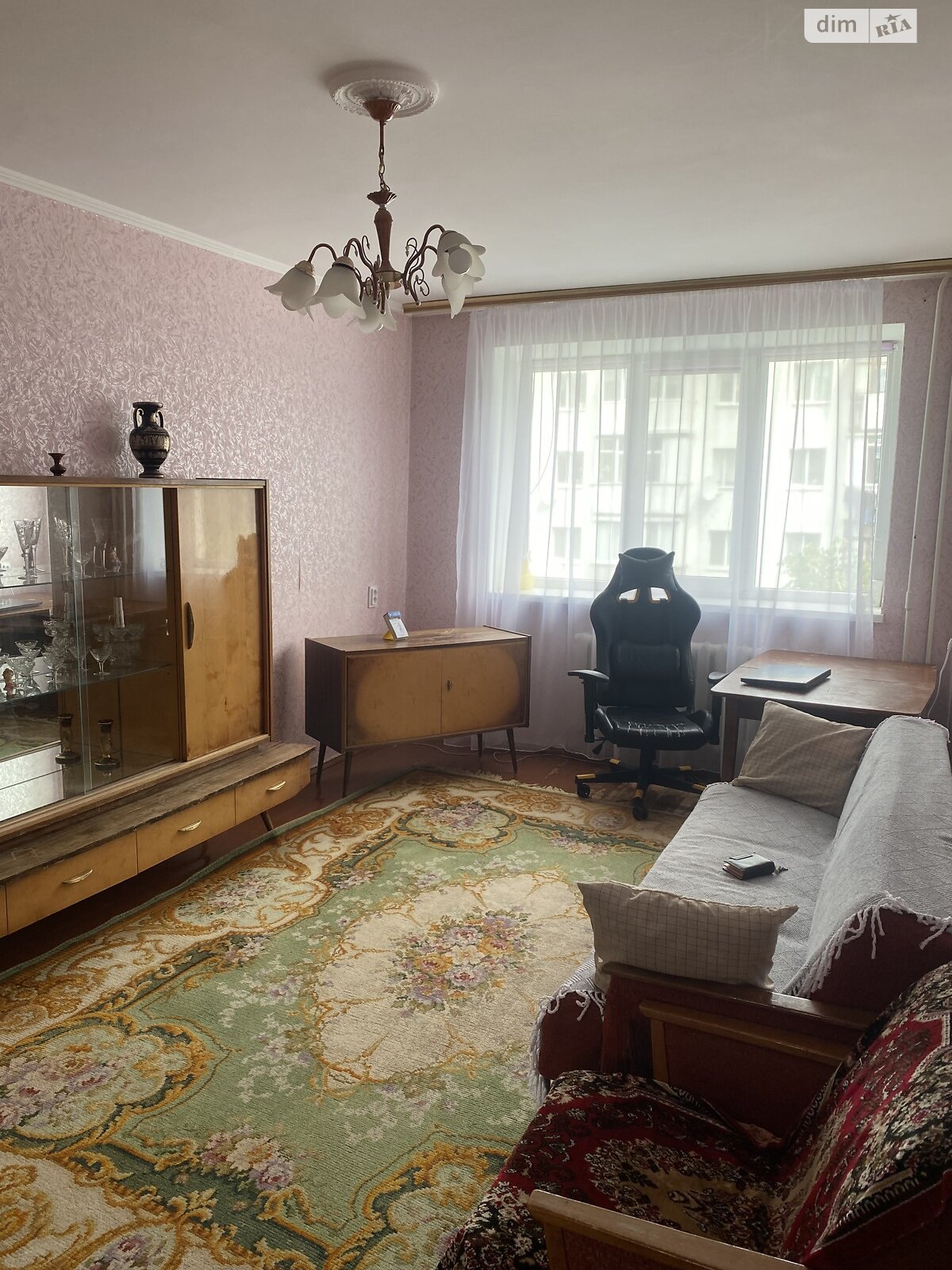 трехкомнатная квартира в Житомире, район Центр, на ул. Домбровского 24 в аренду на долгий срок помесячно фото 1